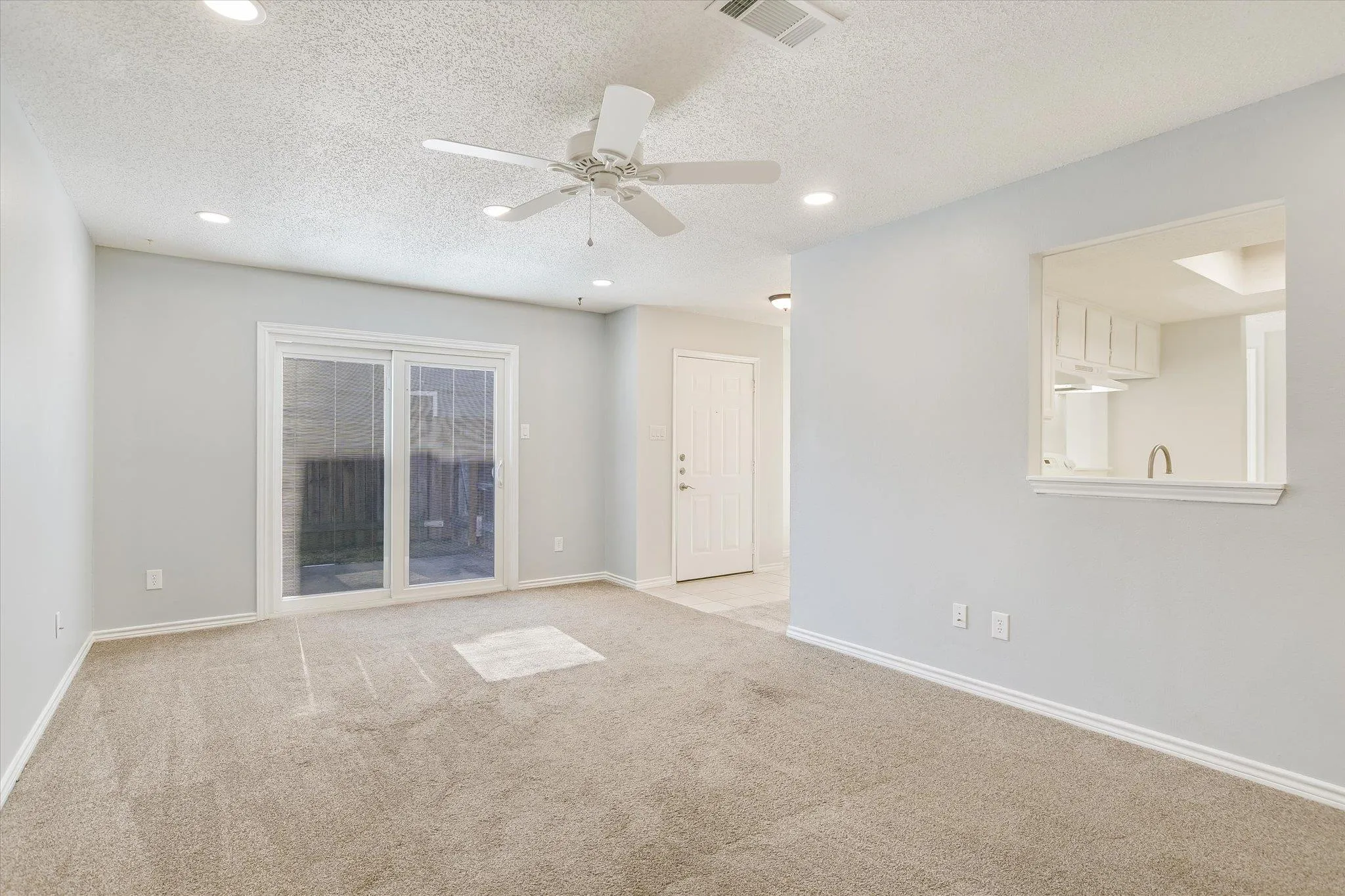 Photo 4 of 13401 SADDLEBROOK TRL