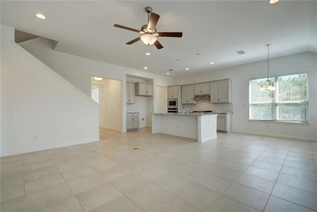 Photo 3 of 113 MEADOW WOOD CV