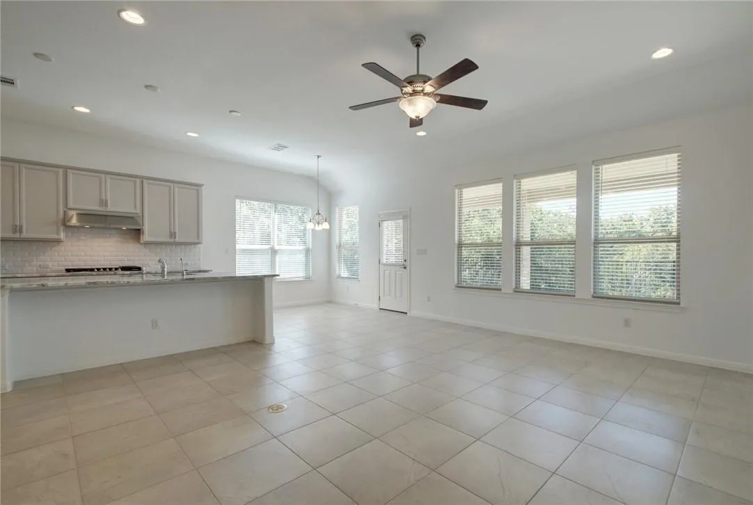 Photo 2 of 113 MEADOW WOOD CV