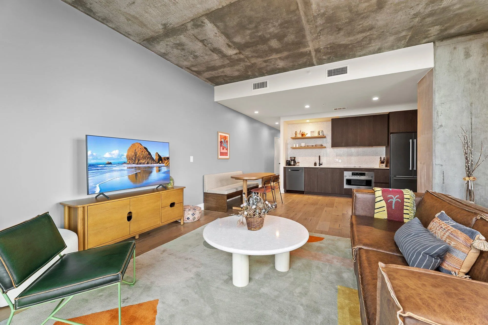 Photo 3 of 48 EAST AVE #1804