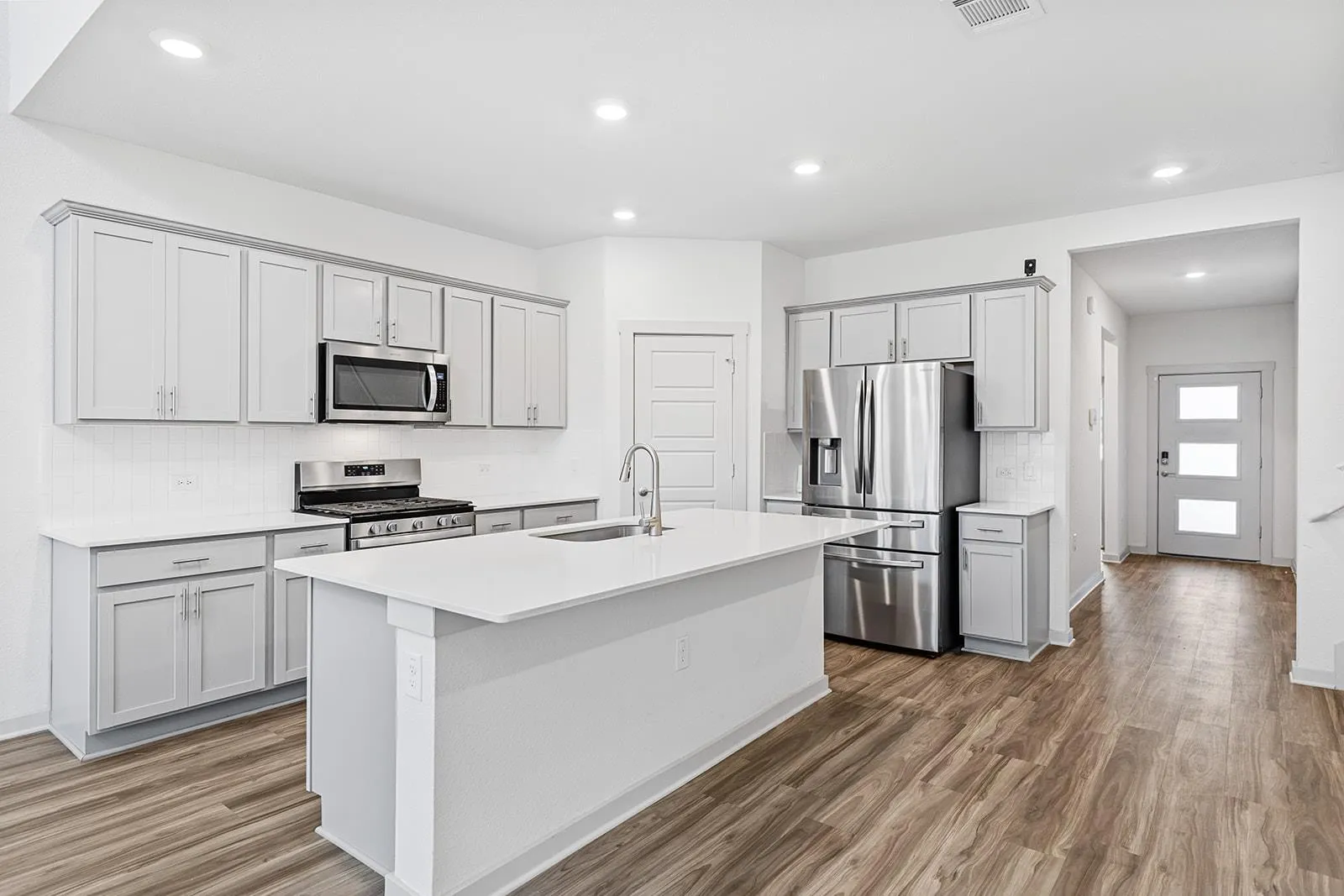 Photo 4 of 14004 LUBECK DR