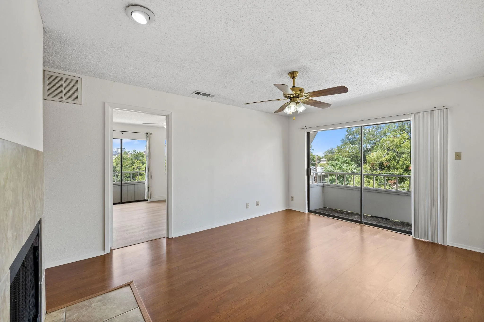 Photo 5 of 3115 HELMS ST #212