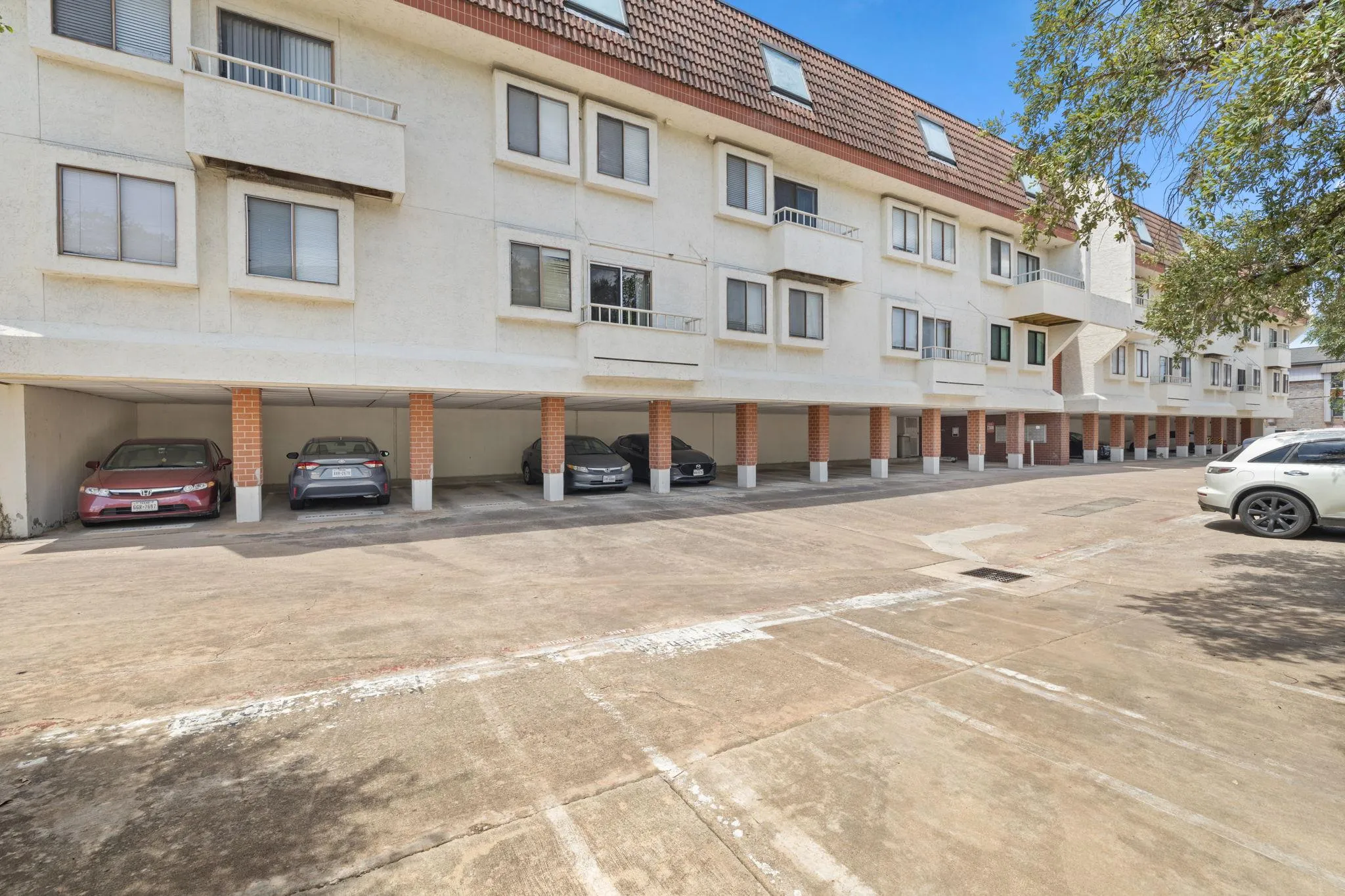 Photo 2 of 3115 HELMS ST #212