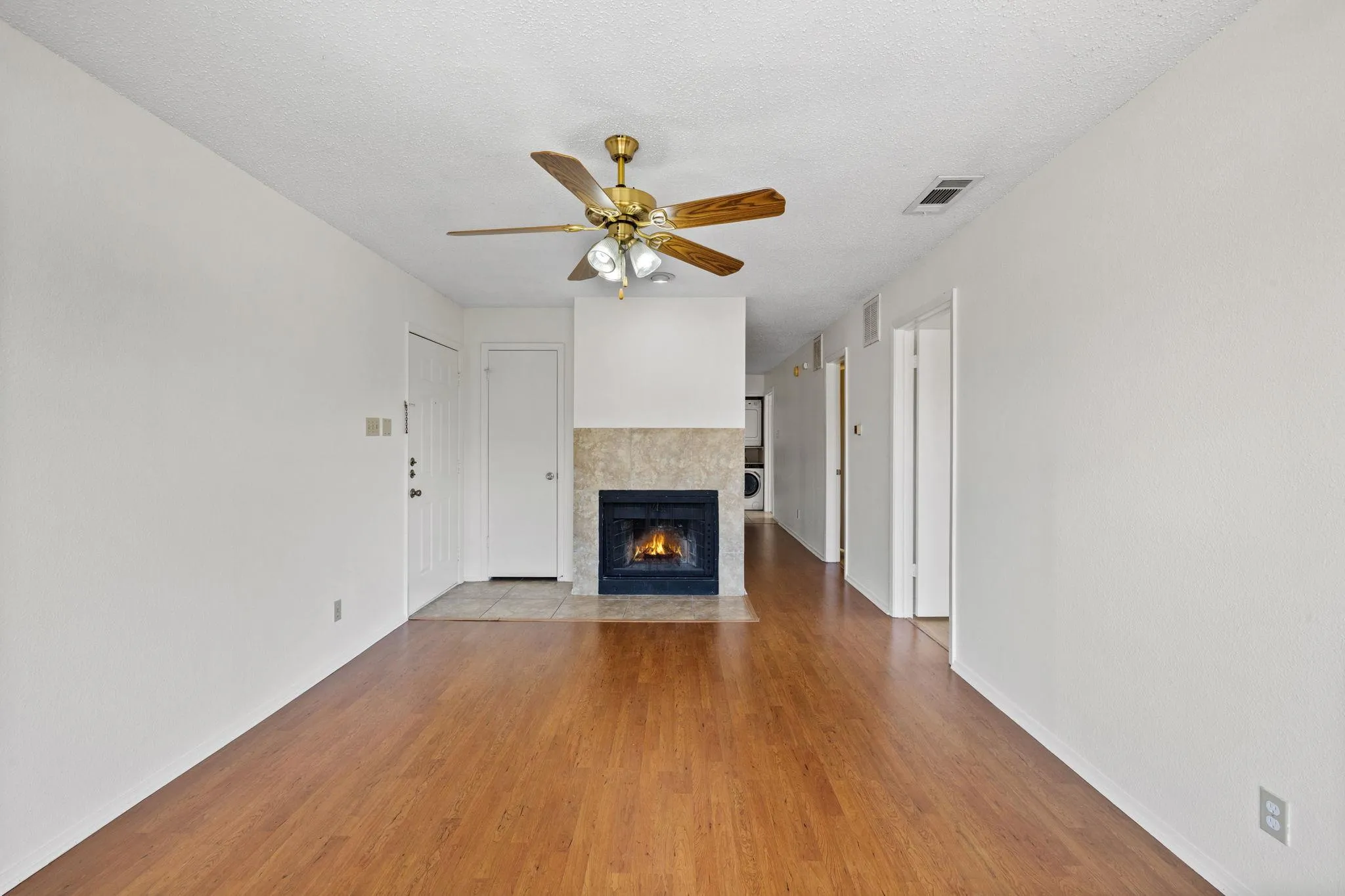 Photo 3 of 3115 HELMS ST #212