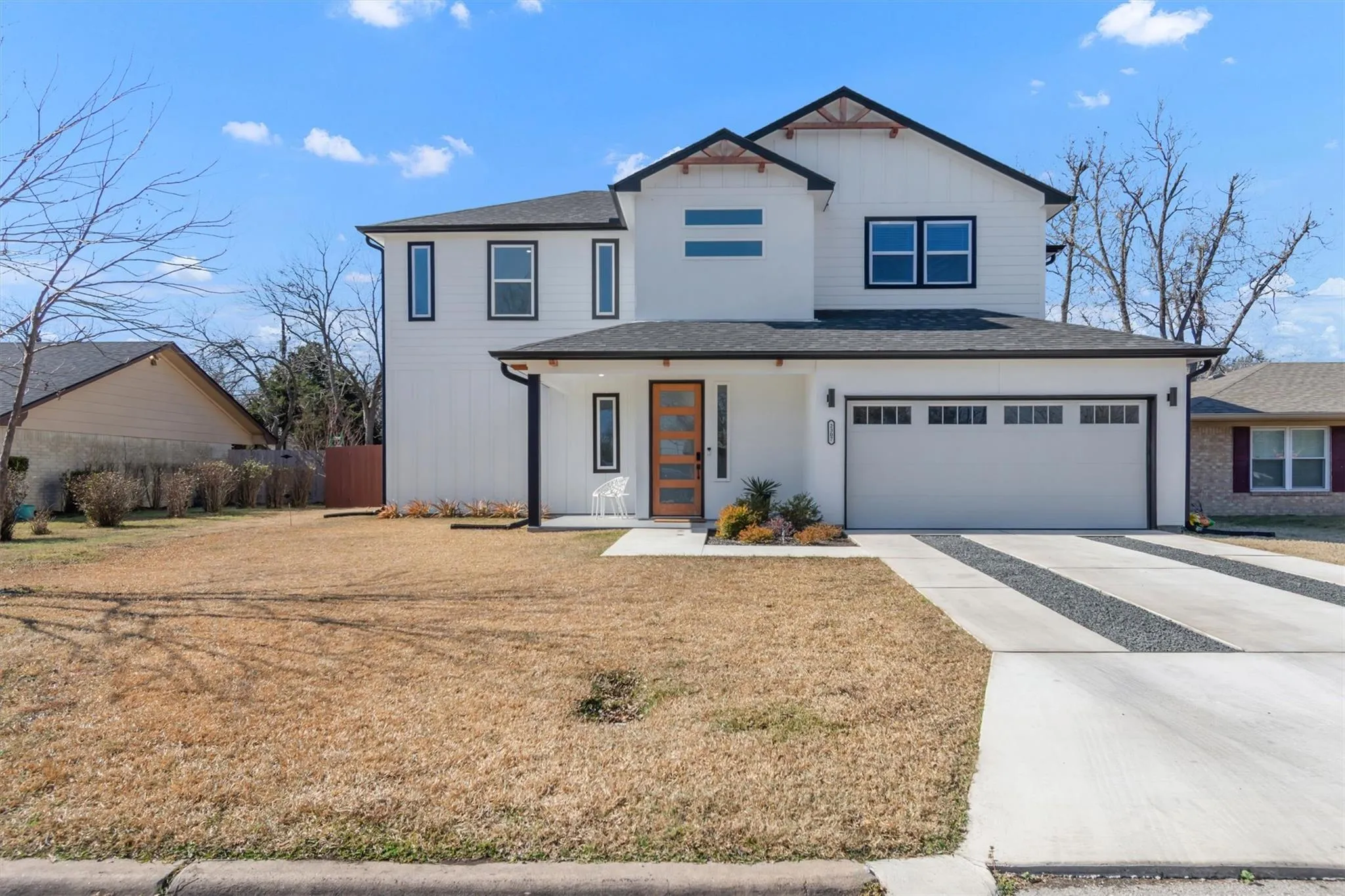 Photo of 2307 LATHAN LN, Taylor, TX, 76574