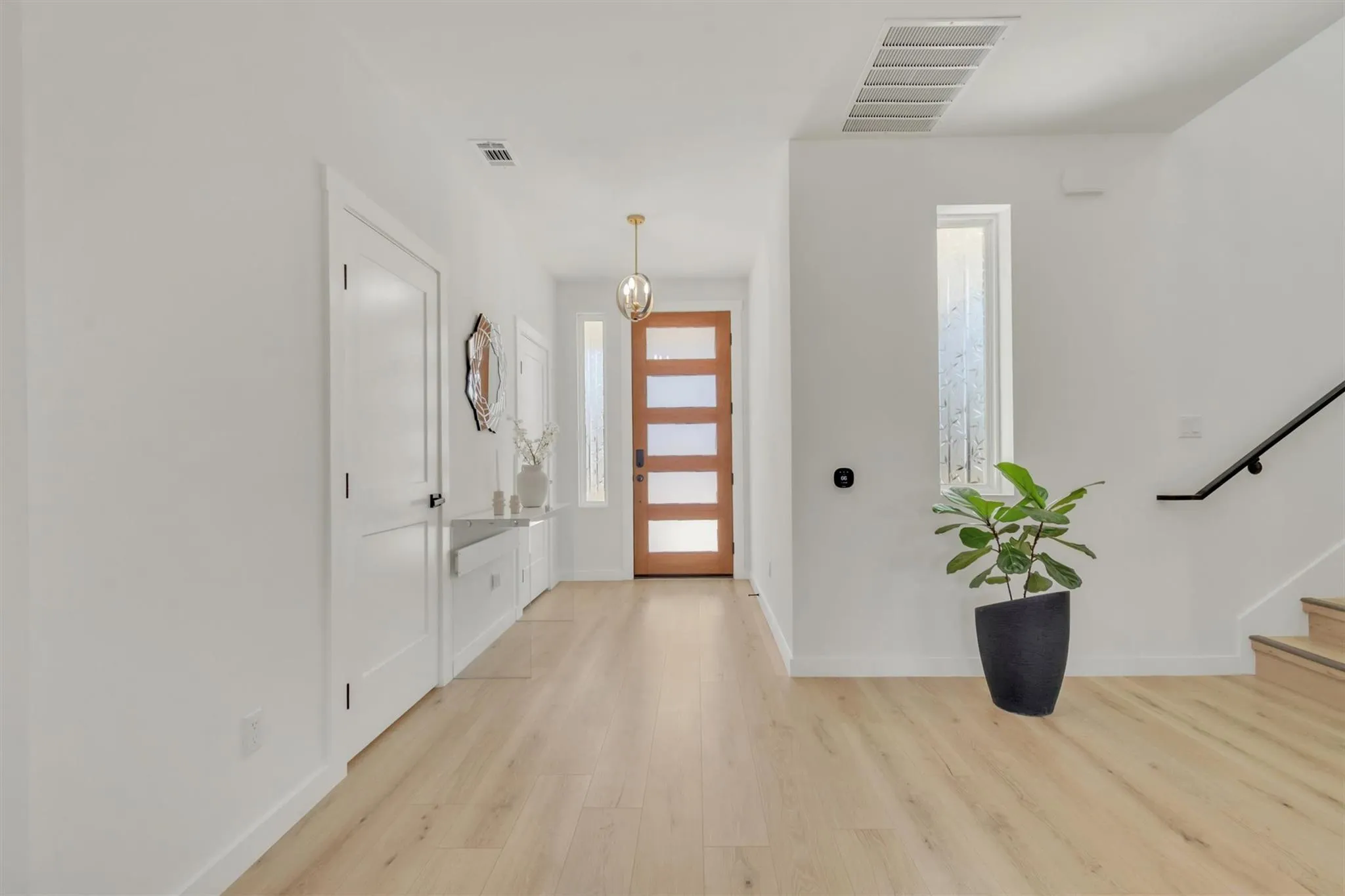 Photo 4 of 2307 LATHAN LN