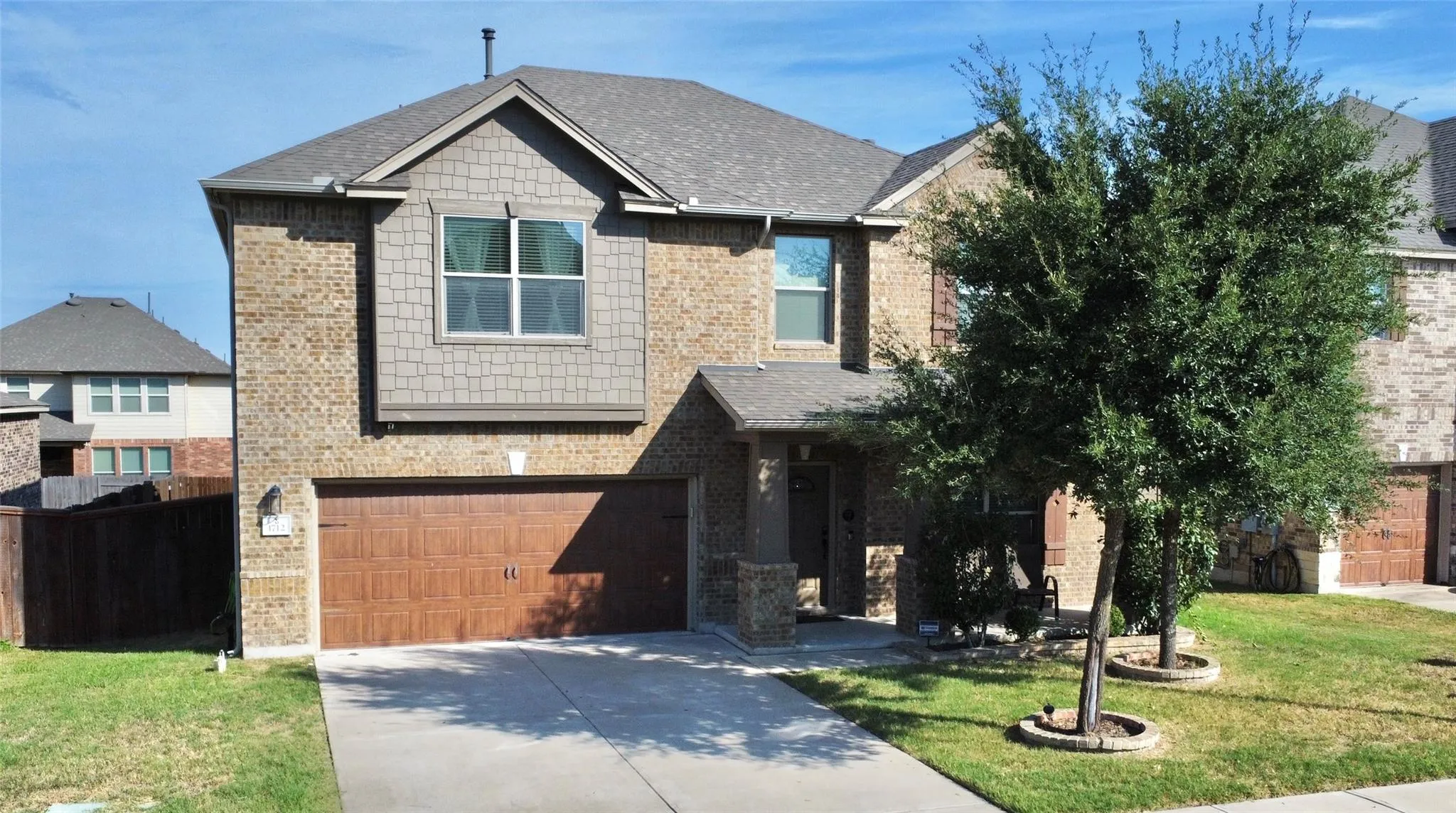 Photo 2 of 1712 UHLAND DR