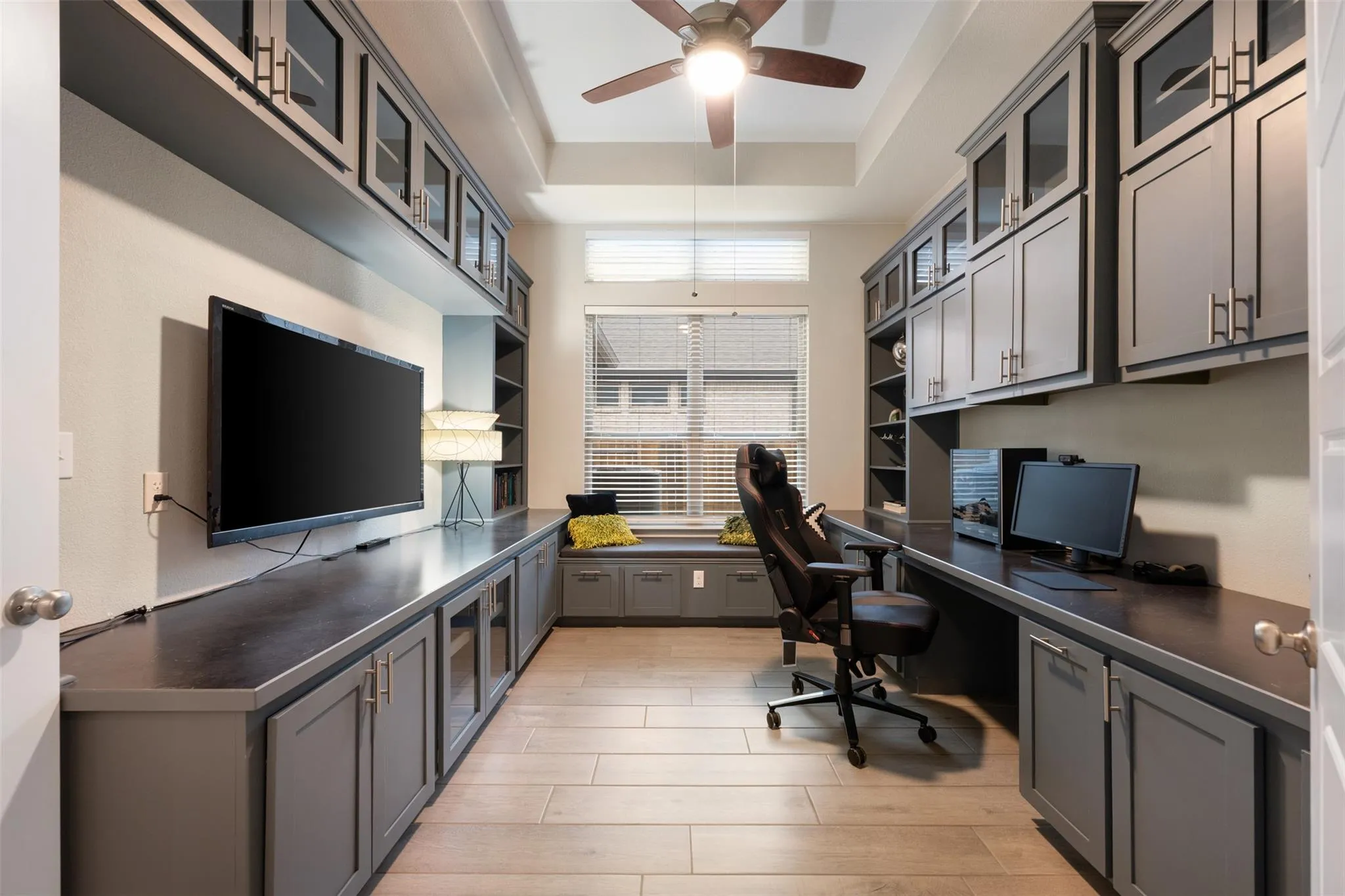 Photo 5 of 2501 COSTERA ST