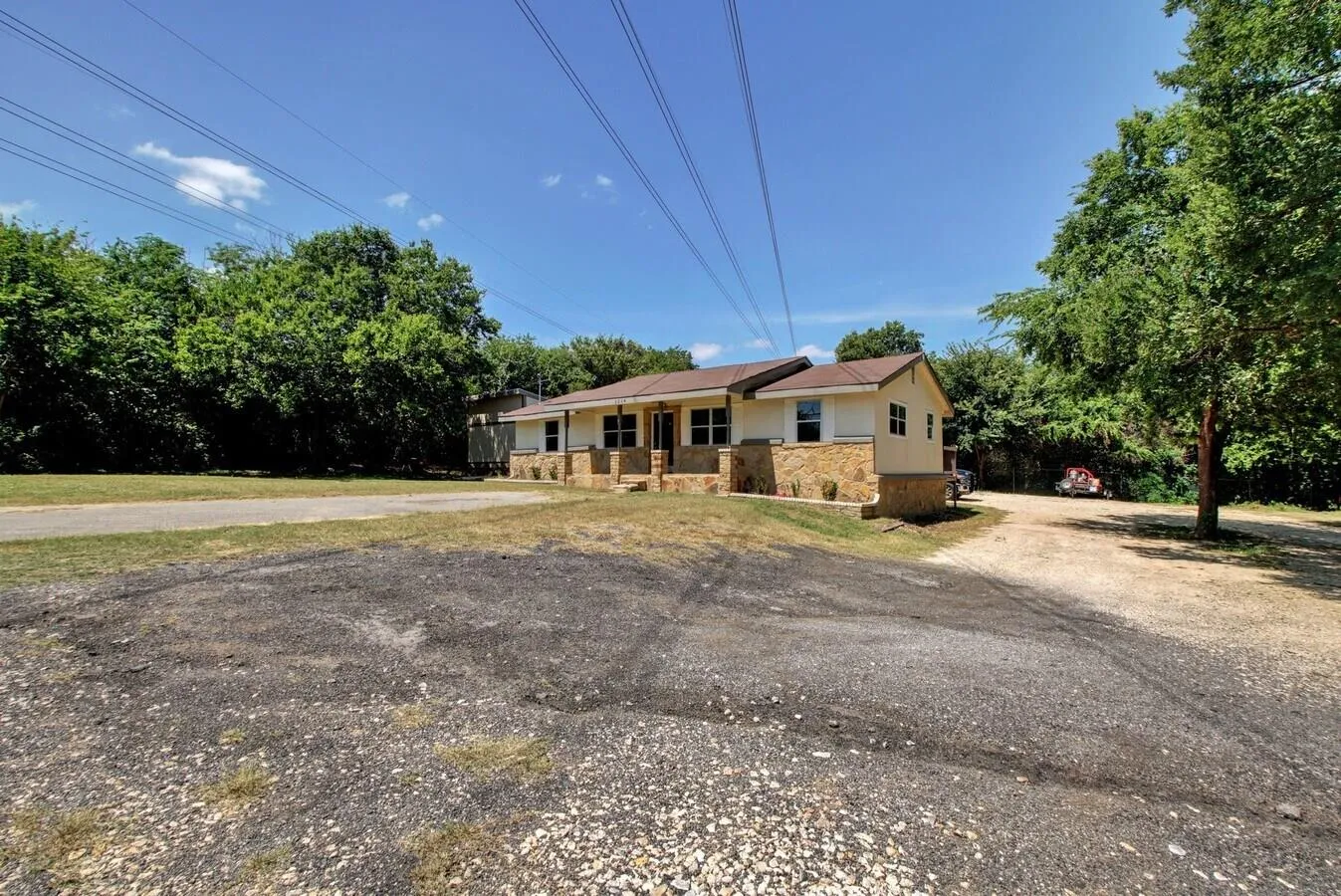 Photo of 2214 GARDENIA DR, Austin, TX, 78727