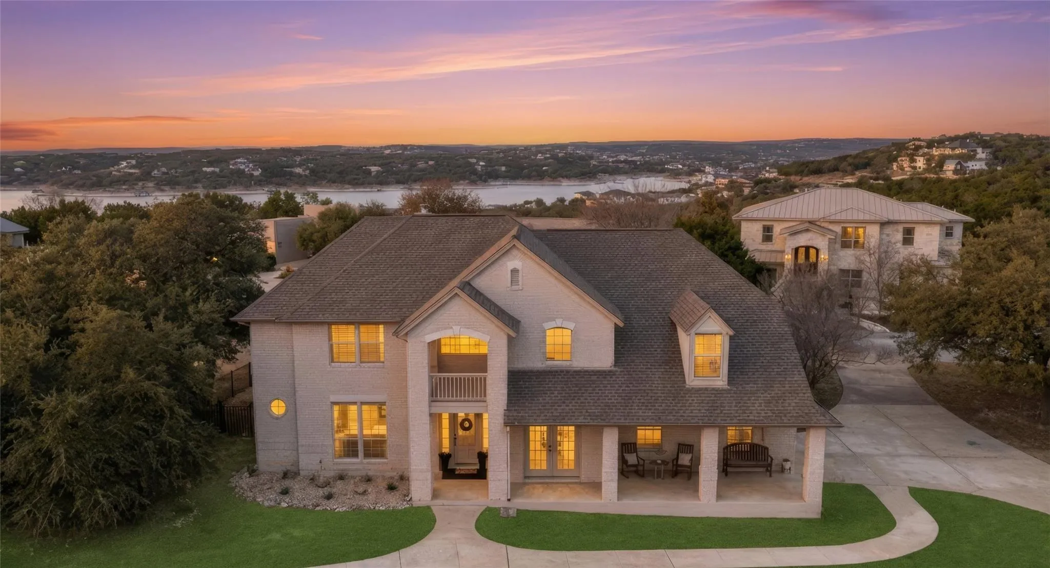 Photo of 18702 VENTURE DR, Point Venture, TX, 78645