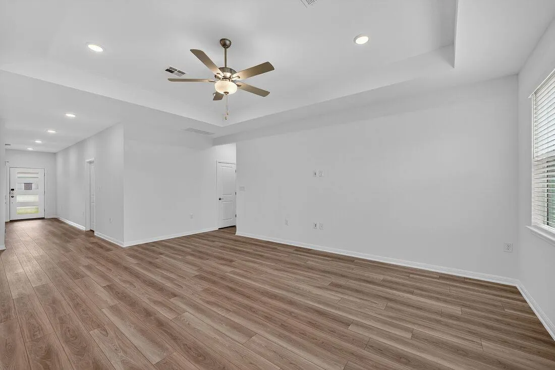 Photo 5 of 1709 LORANT LN