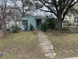 Photo 2 of 3311 HOLLYWOOD AVE