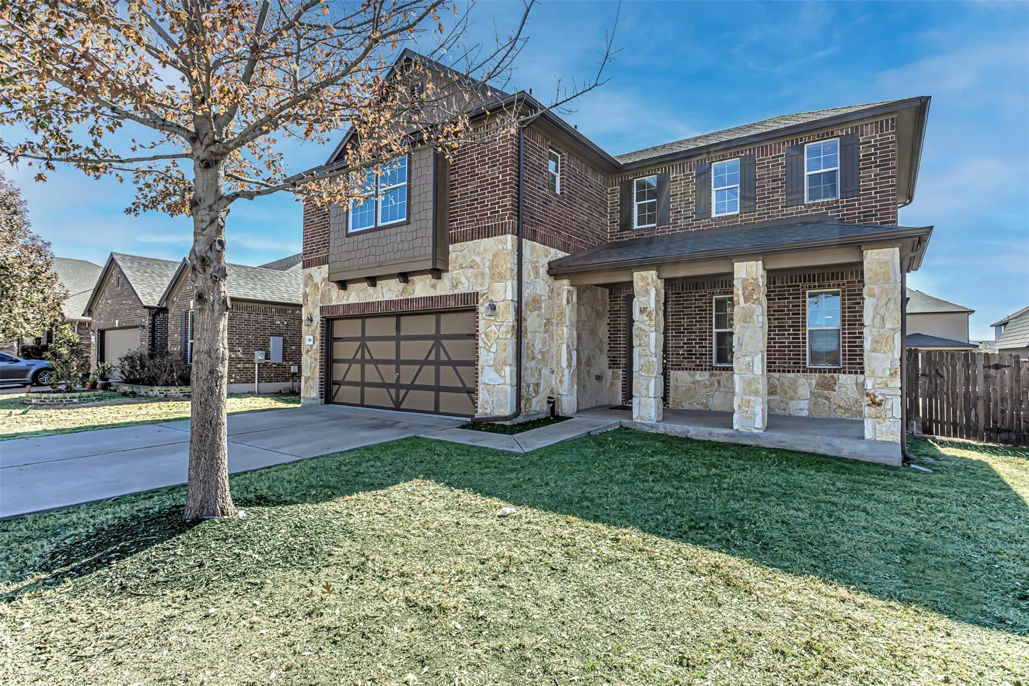 Photo 2 of 339 ALAMOSA DR