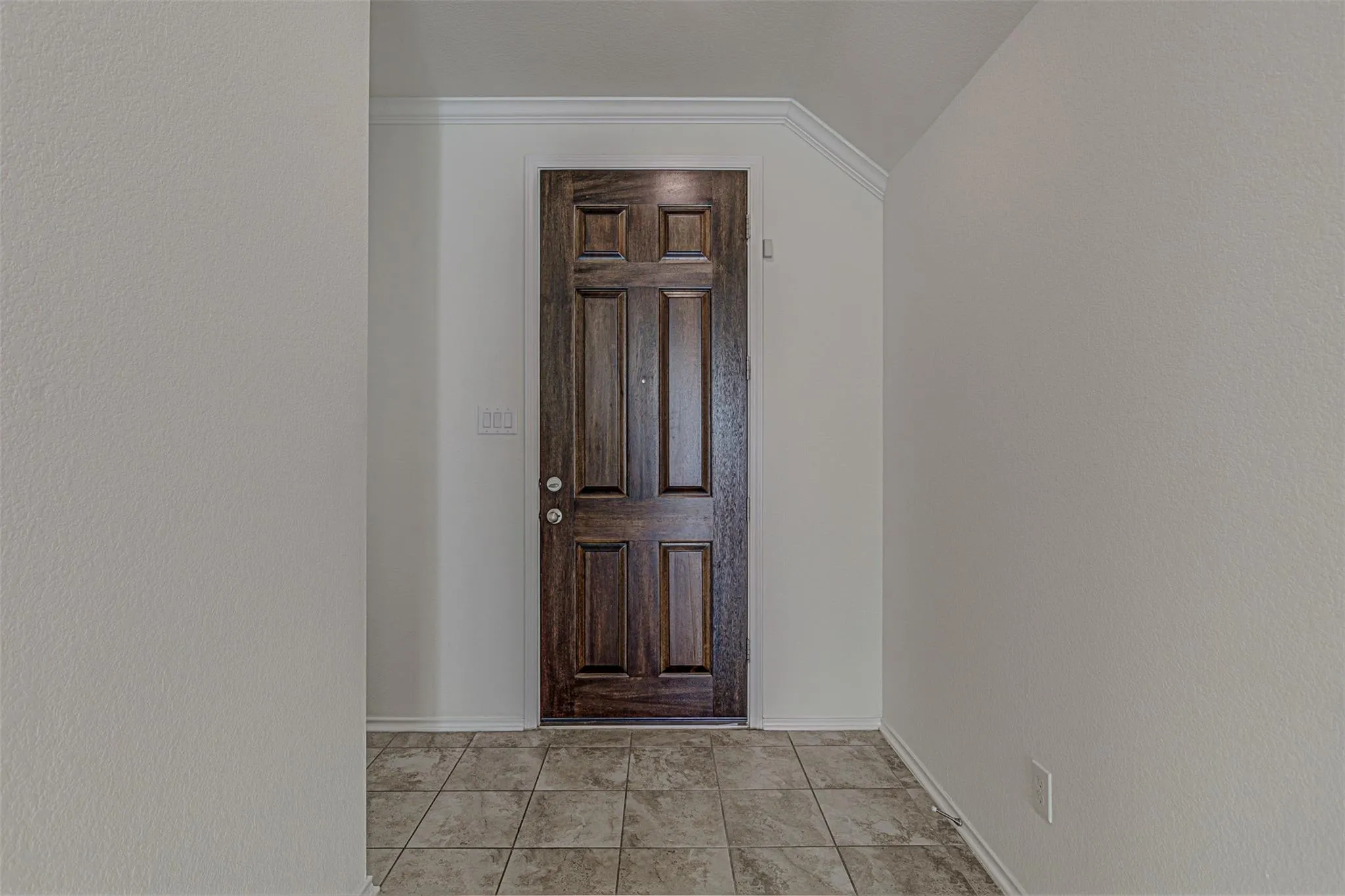 Photo 5 of 339 ALAMOSA DR