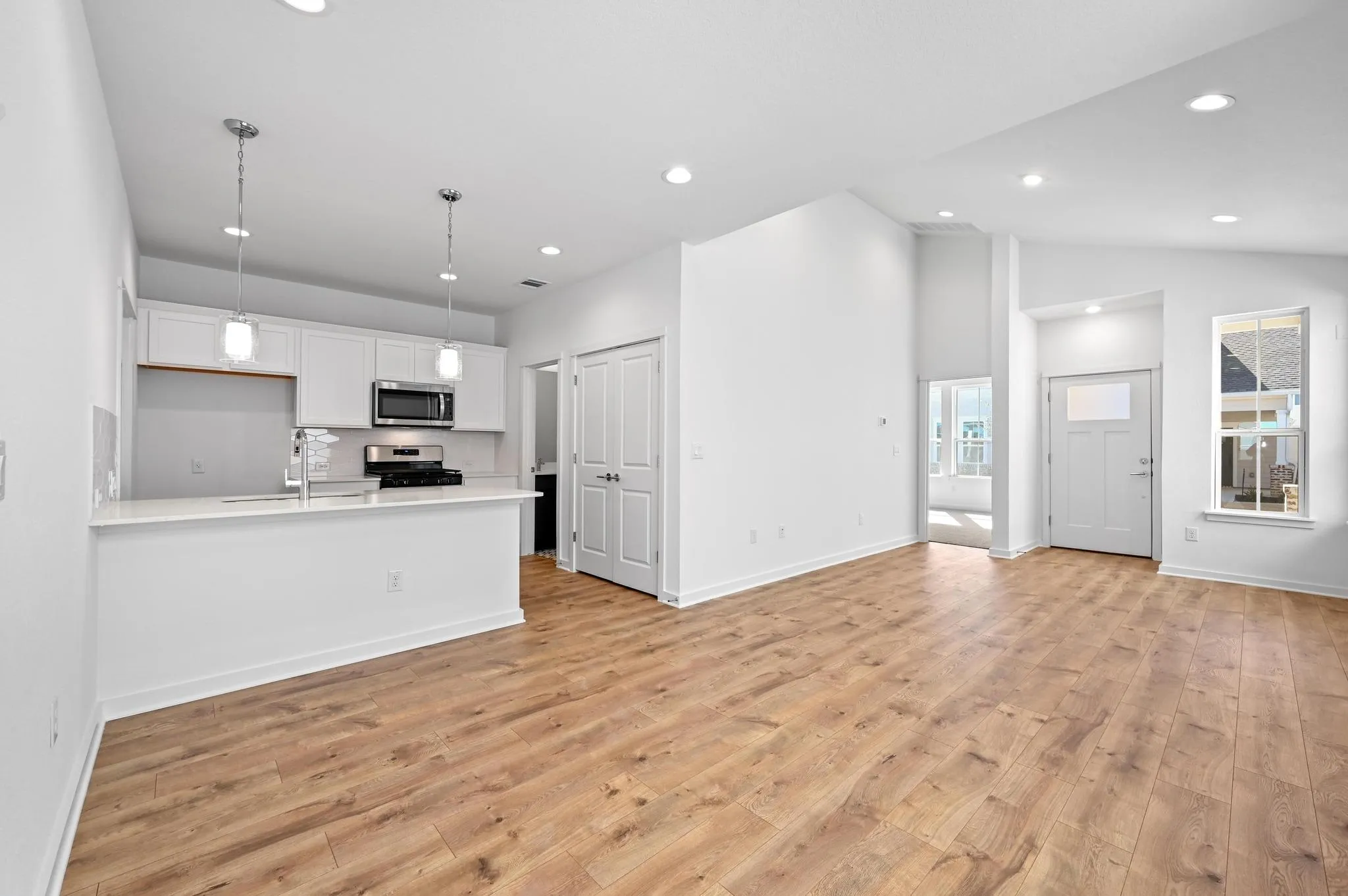 Photo 2 of 458 ORLEANIAN DR #A