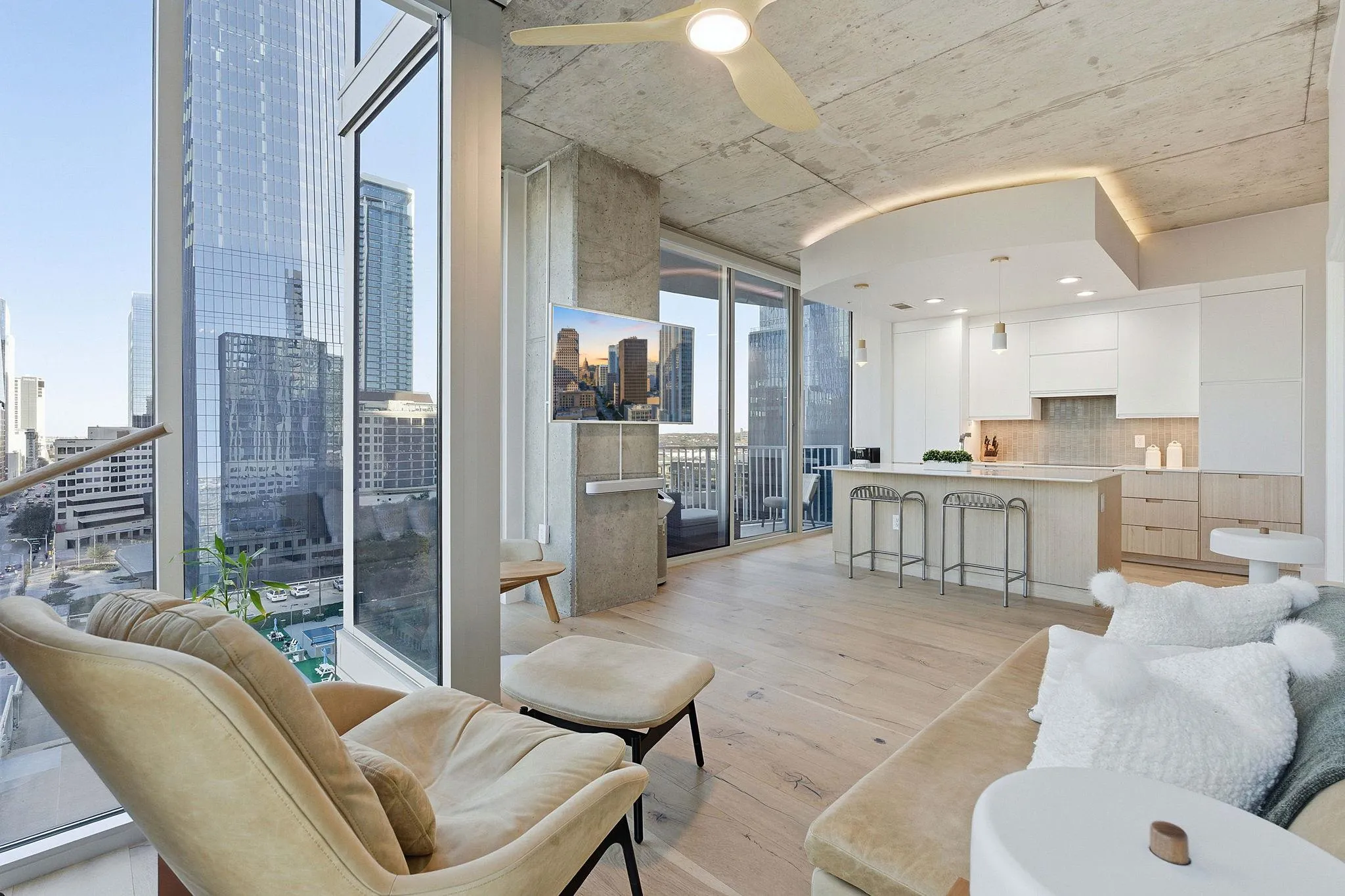 Photo 2 of 360 NUECES ST #1217