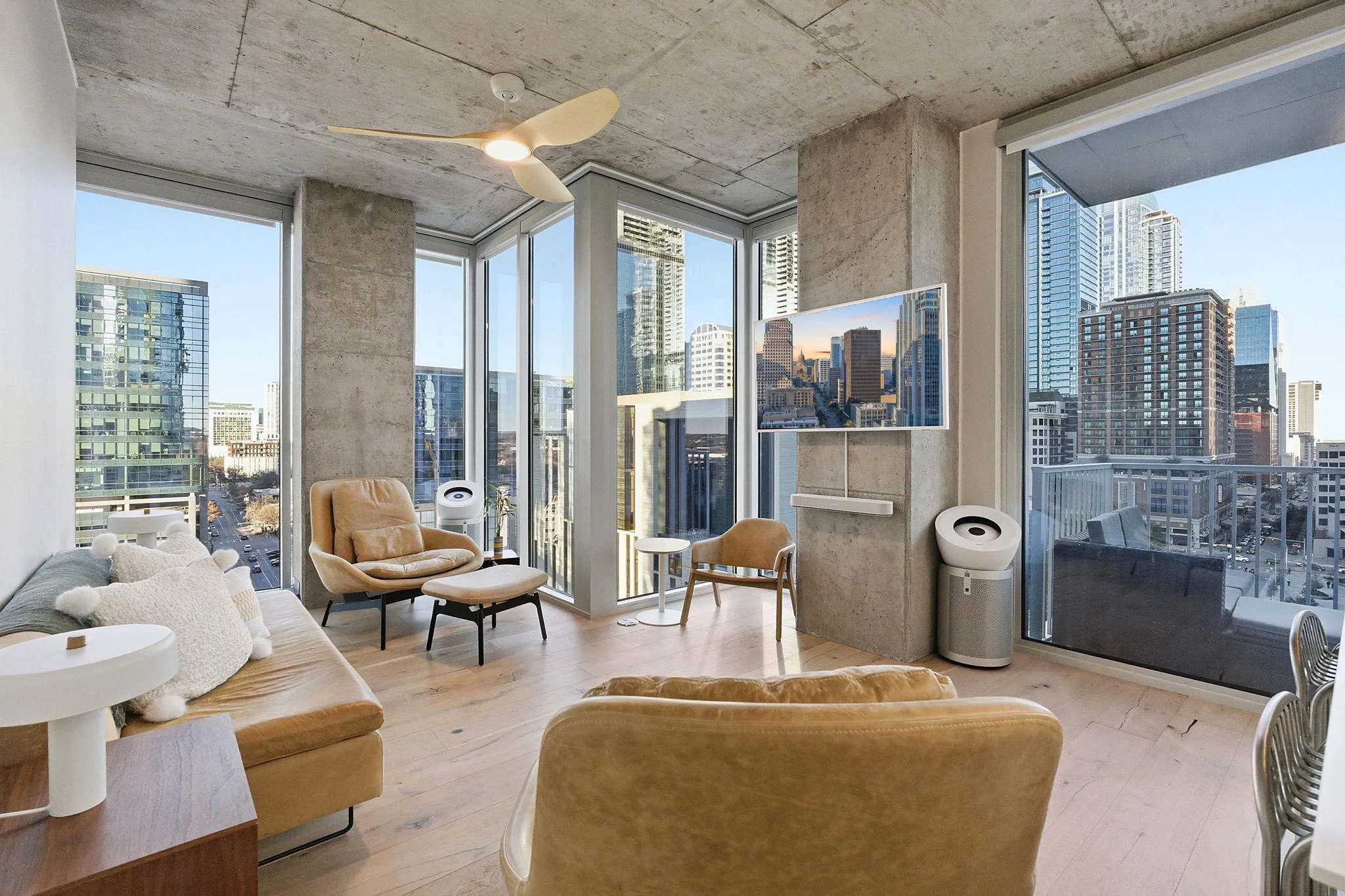 Photo 3 of 360 NUECES ST #1217