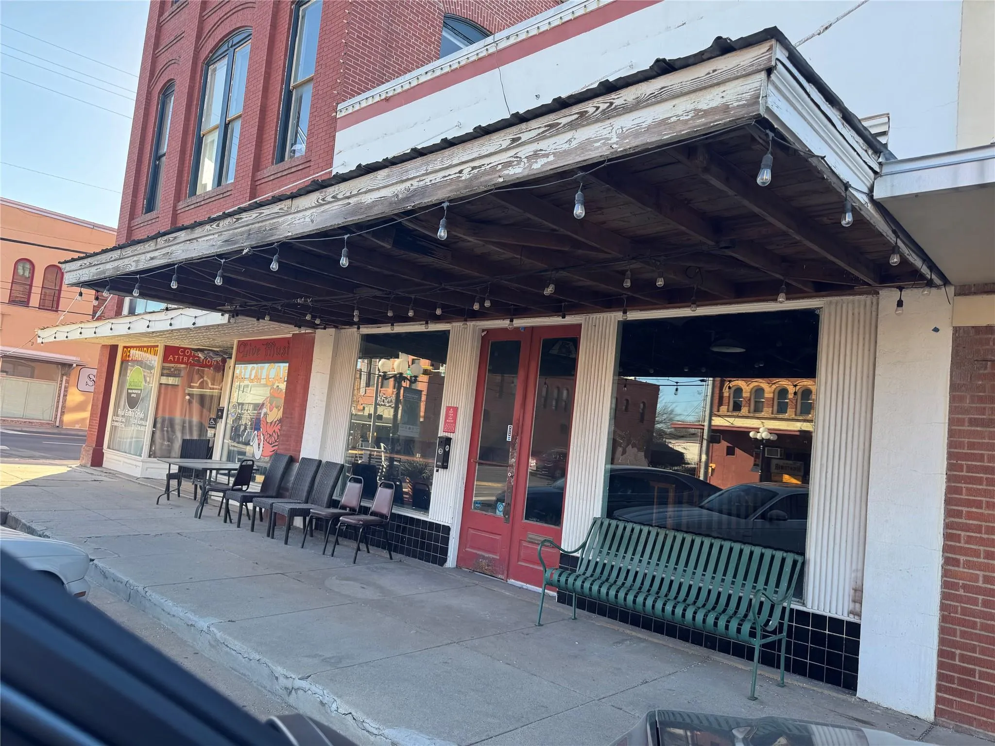 Photo 3 of 303 MAIN ST