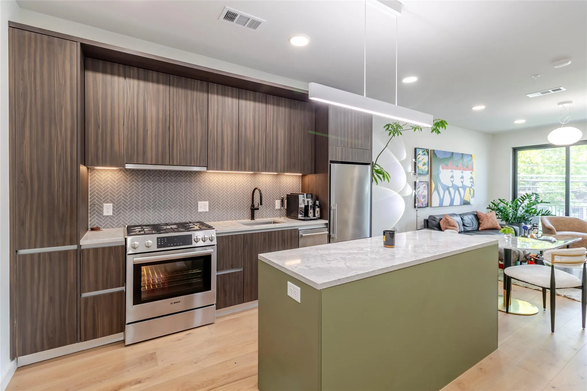 Photo 4 of 2209 S 1ST ST #220