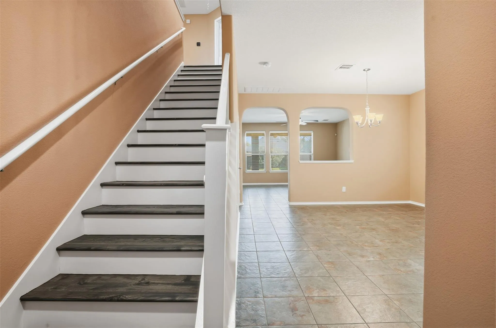 Photo 4 of 1720 BOVINA DR