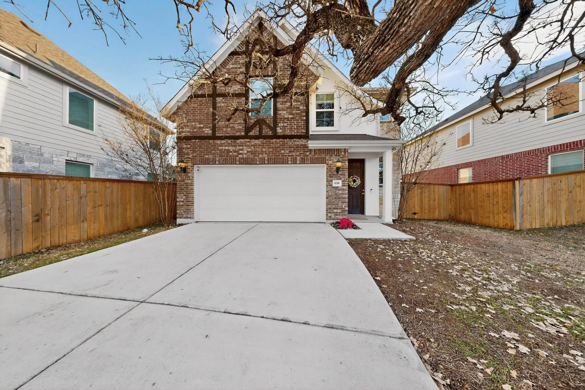 Photo 4 of 639 PHEASANT HILL LN