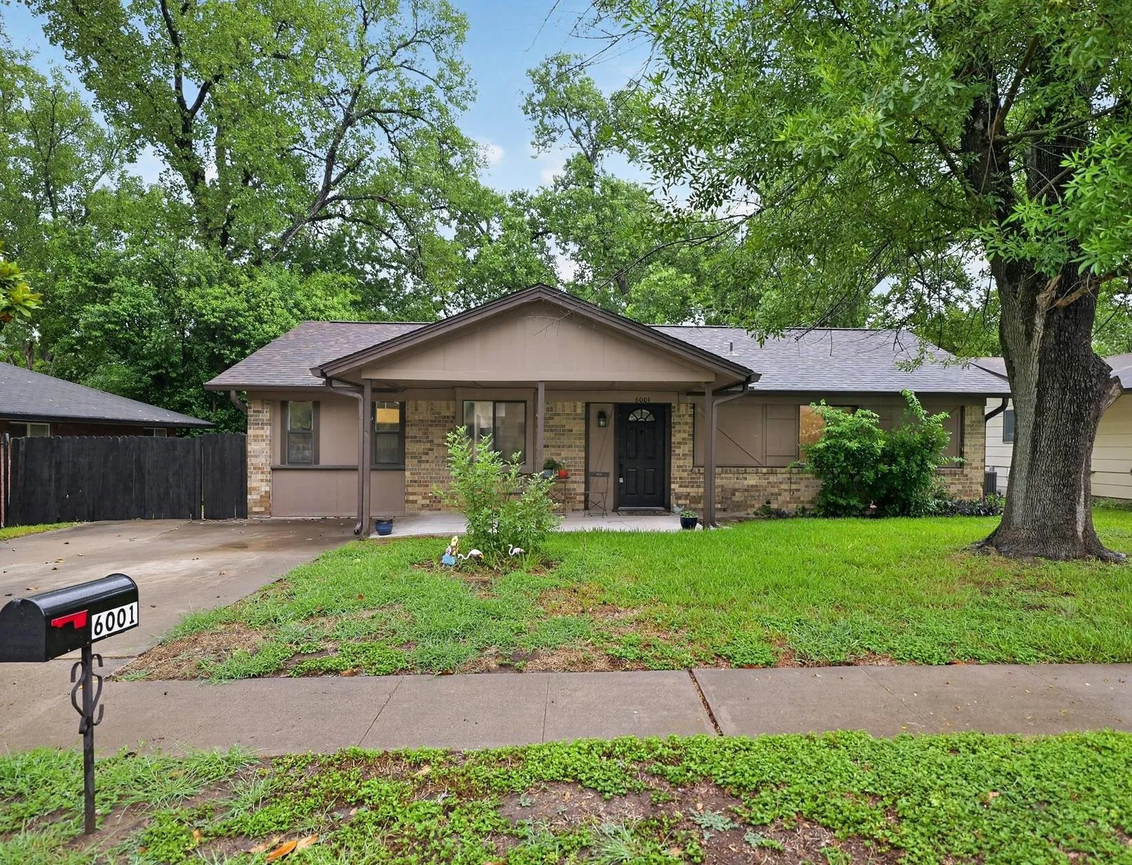Photo of 6001 LEISURE RUN RD, Austin, TX, 78745