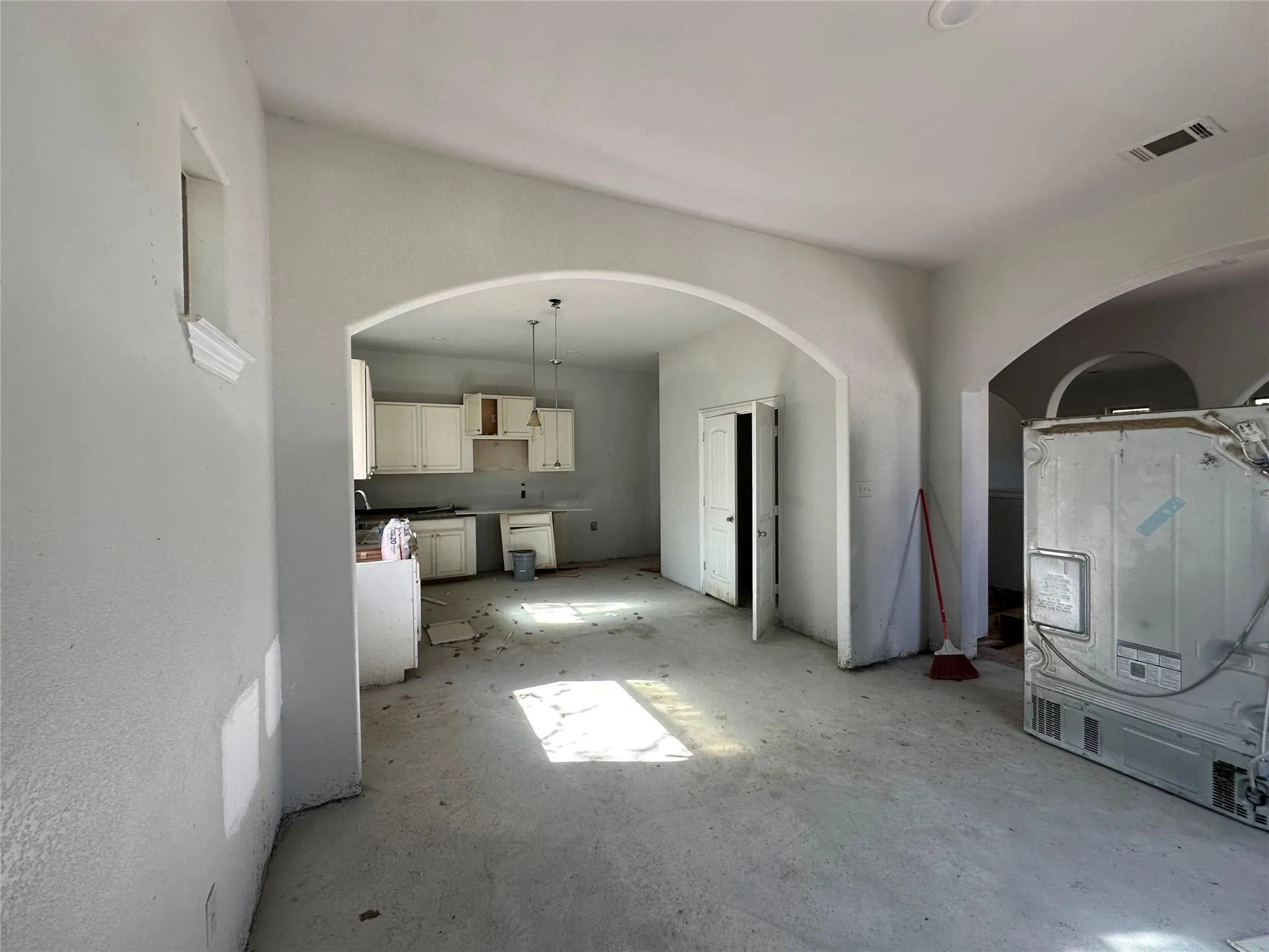 Photo 4 of 170 SCARLET HARTS LN