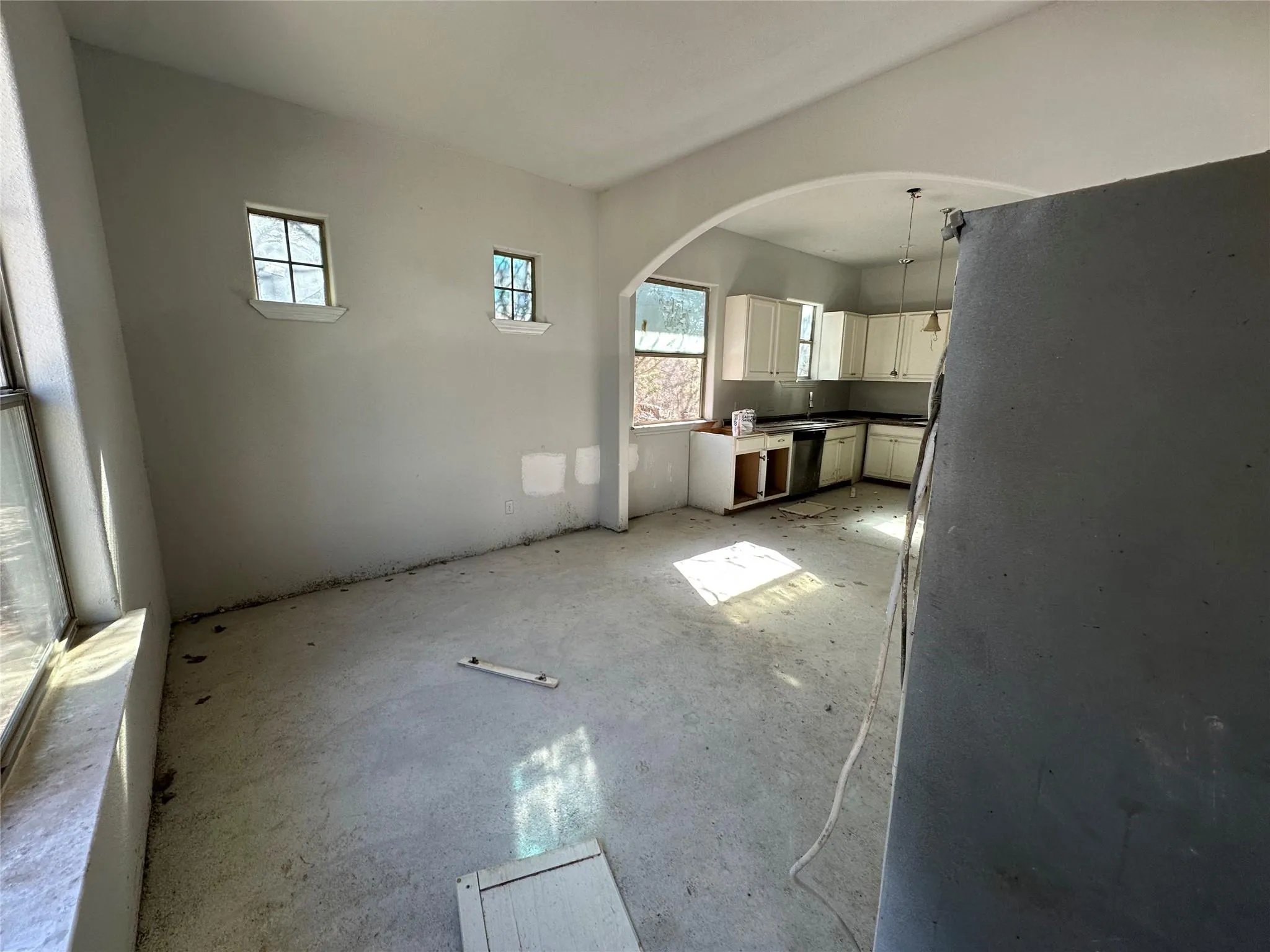 Photo 3 of 170 SCARLET HARTS LN
