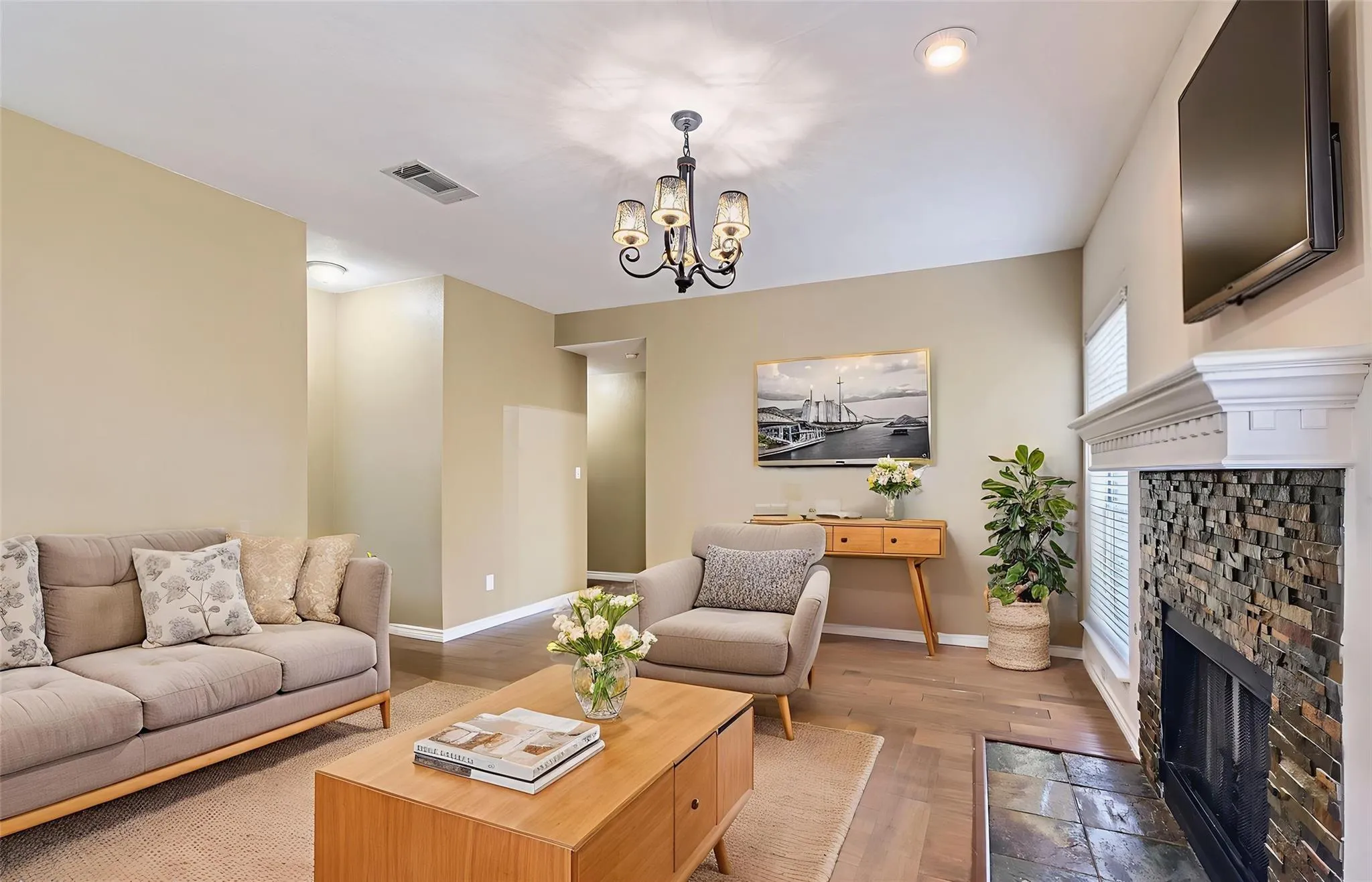 Photo 4 of 17904 WORLEY DR