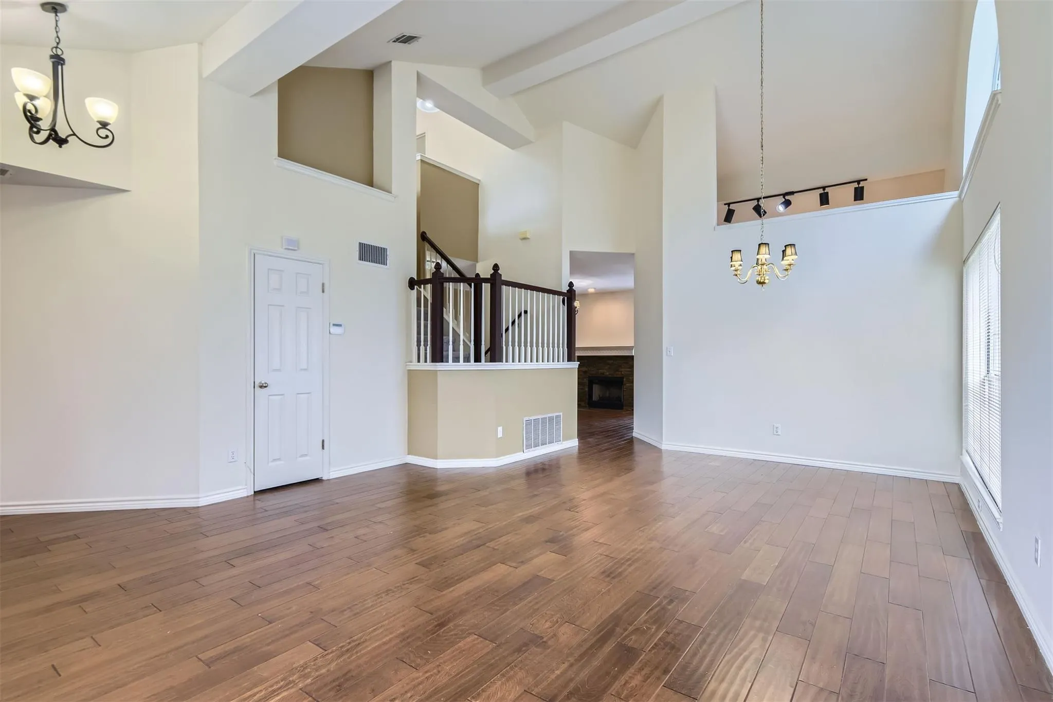 Photo 2 of 17904 WORLEY DR