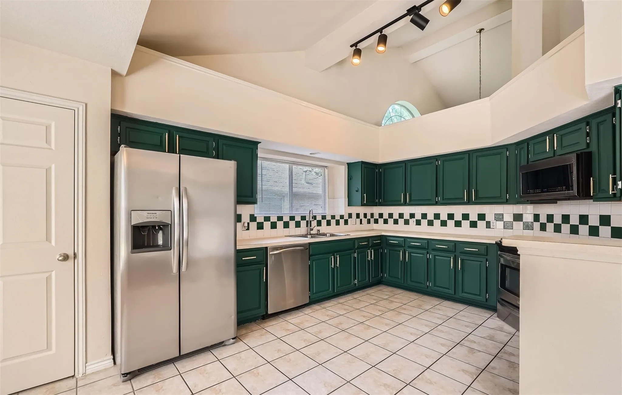 Photo 5 of 17904 WORLEY DR