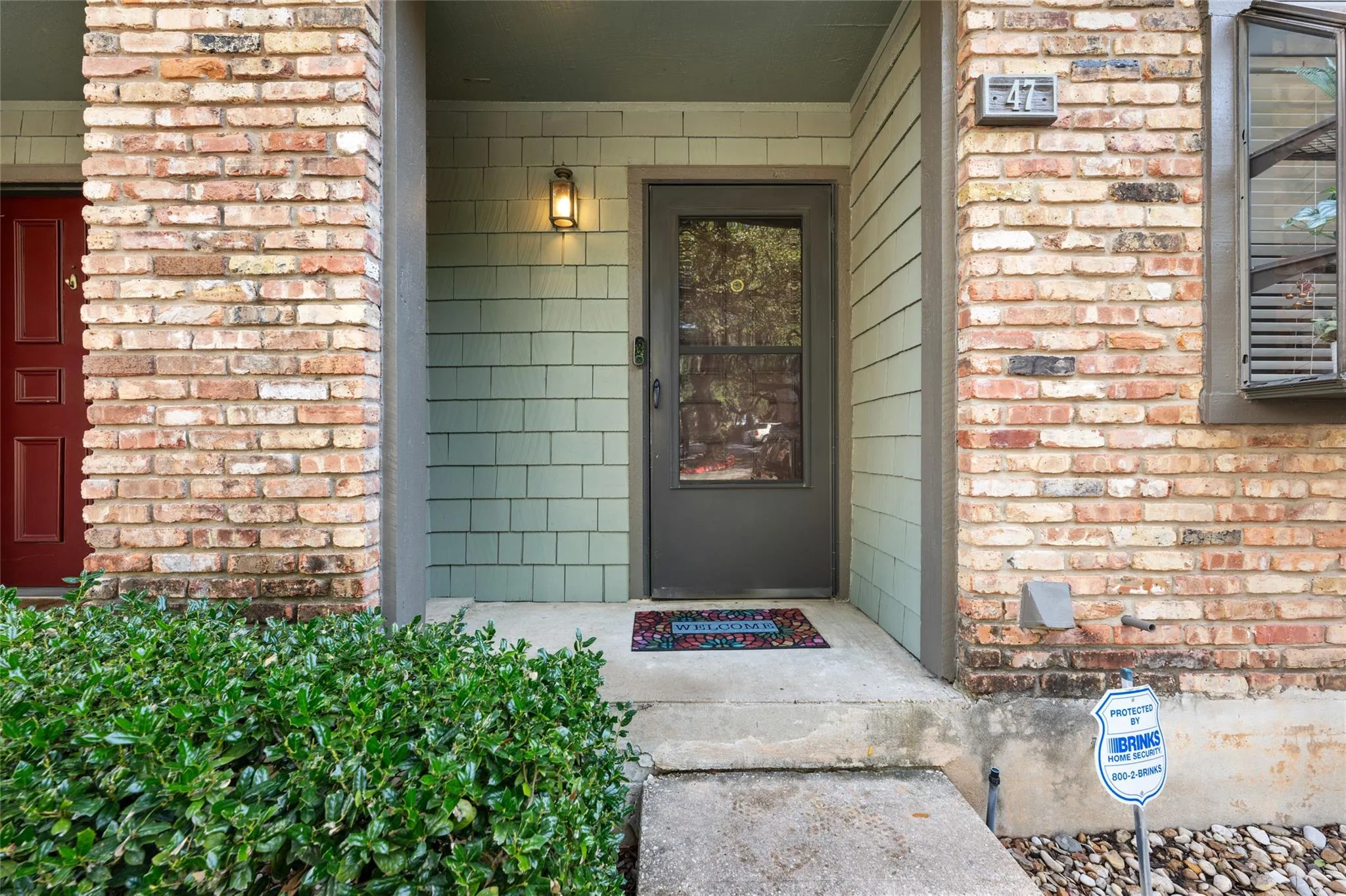 Photo 2 of 7122 WOOD HOLLOW DR #47