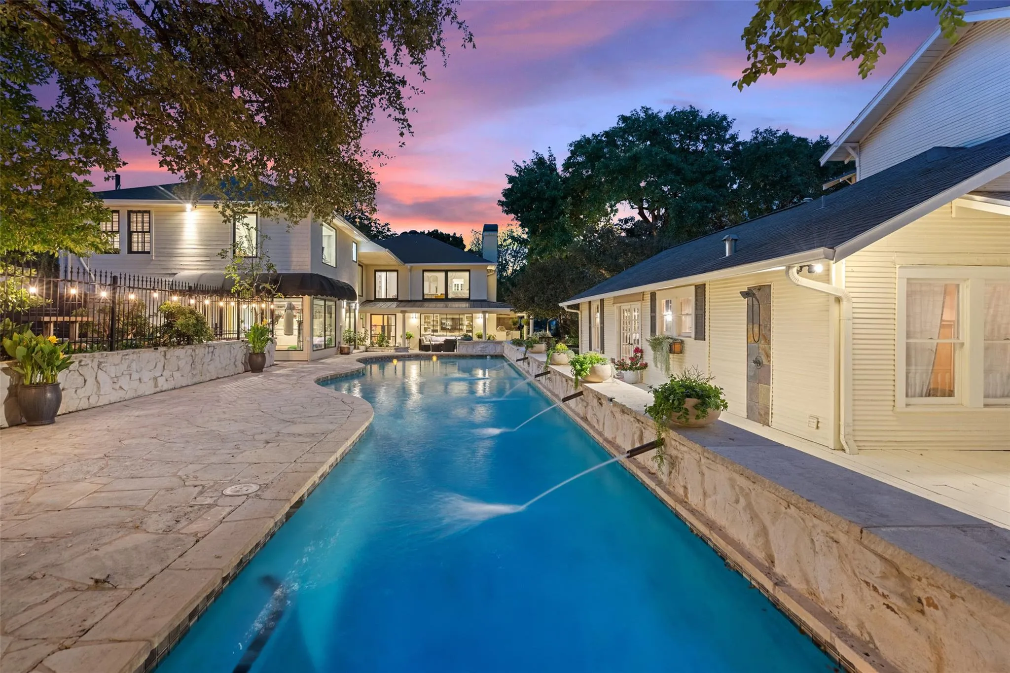 Photo of 1411 W 10TH ST, Austin, 78703