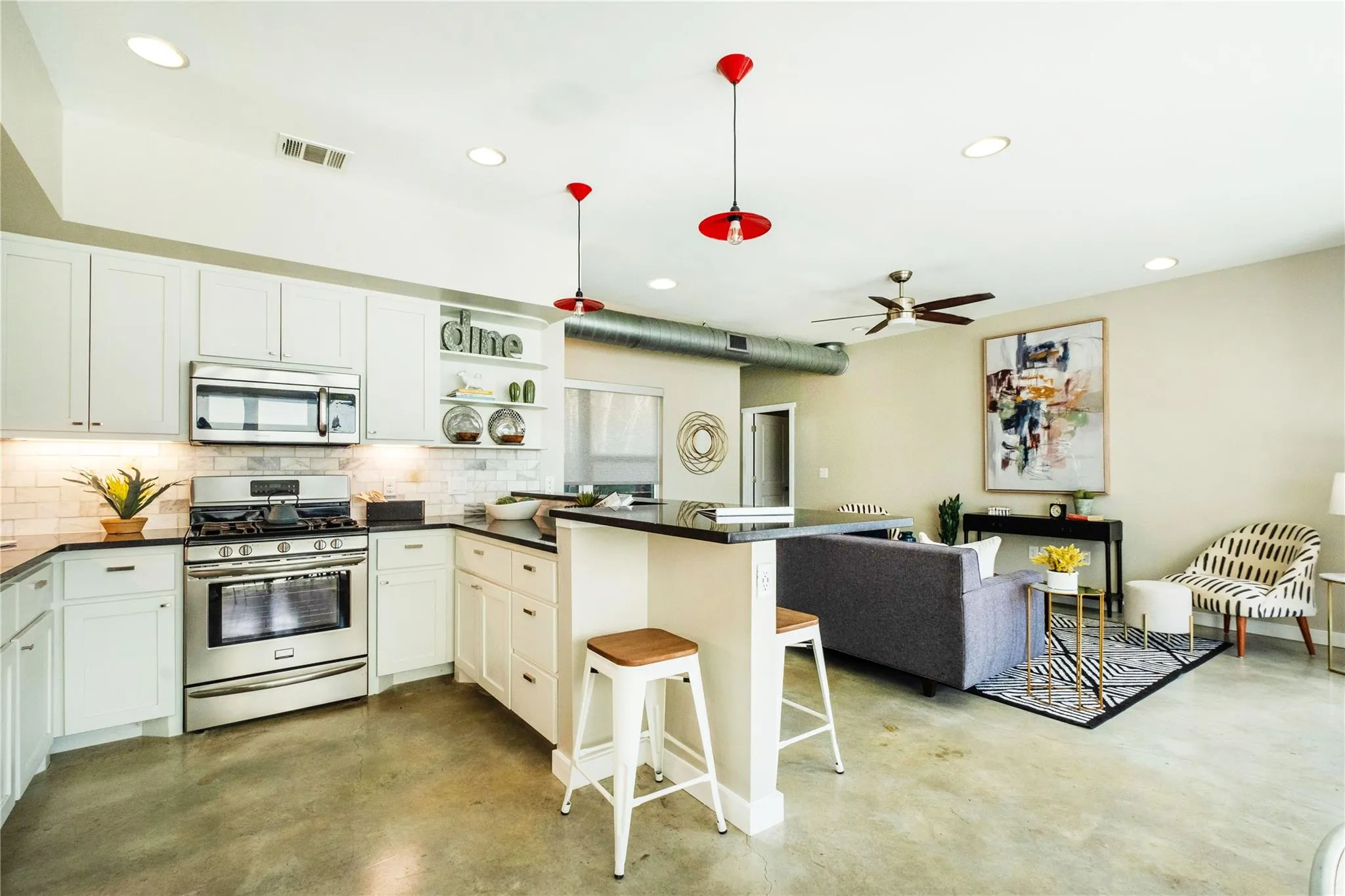 Photo 4 of 7601 BETHUNE AVE #B