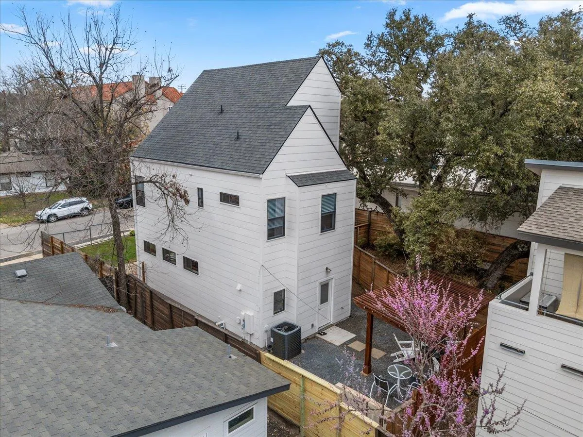 Photo 5 of 115 HAVANA ST #A