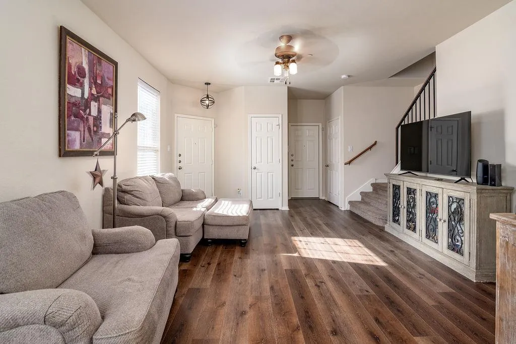 Photo 3 of 3101 DAVIS LN #8402