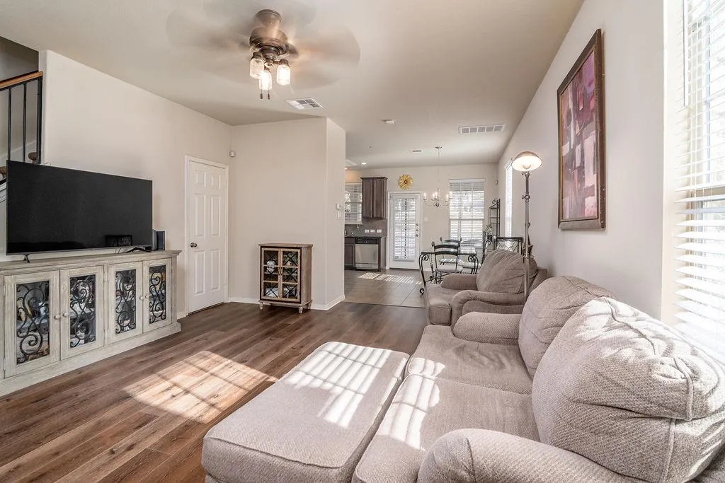 Photo 2 of 3101 DAVIS LN #8402