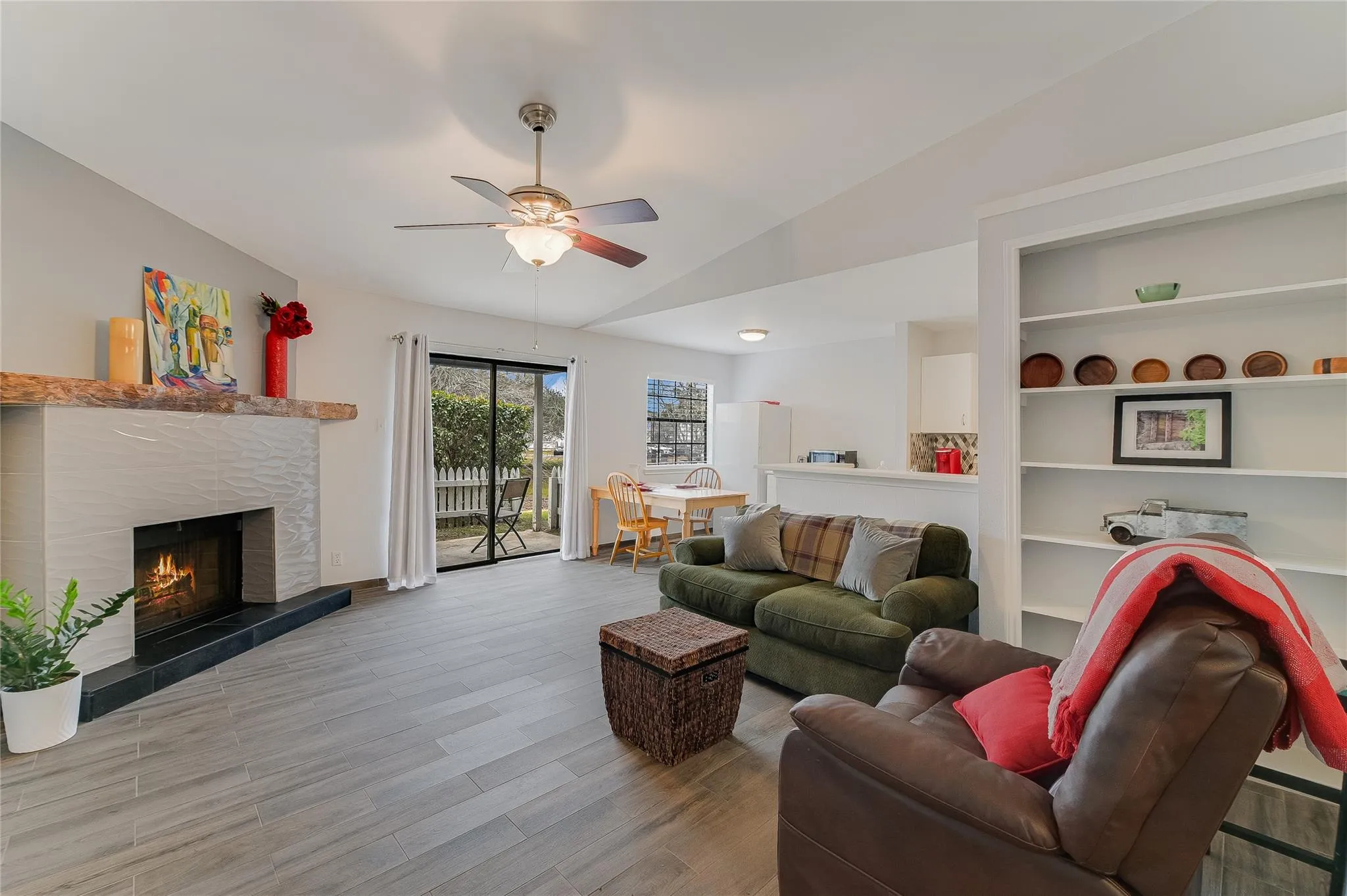 Photo 2 of 1601 FARO DR #2403