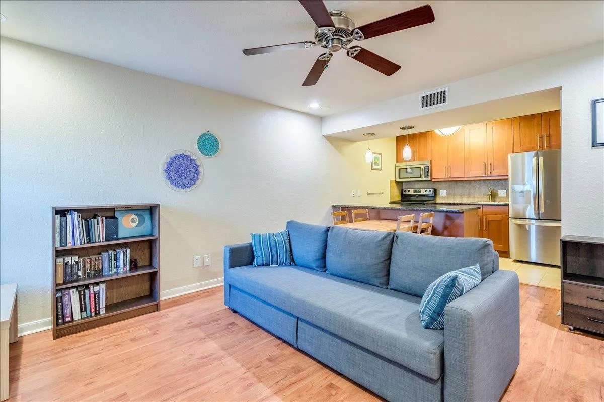 Photo 5 of 7685 NORTHCROSS DR #521