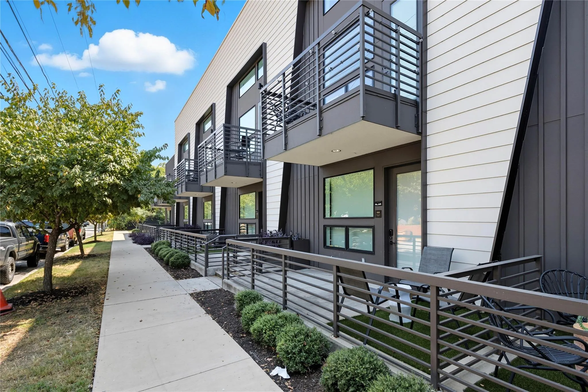 Photo 3 of 49 NAVASOTA ST #205