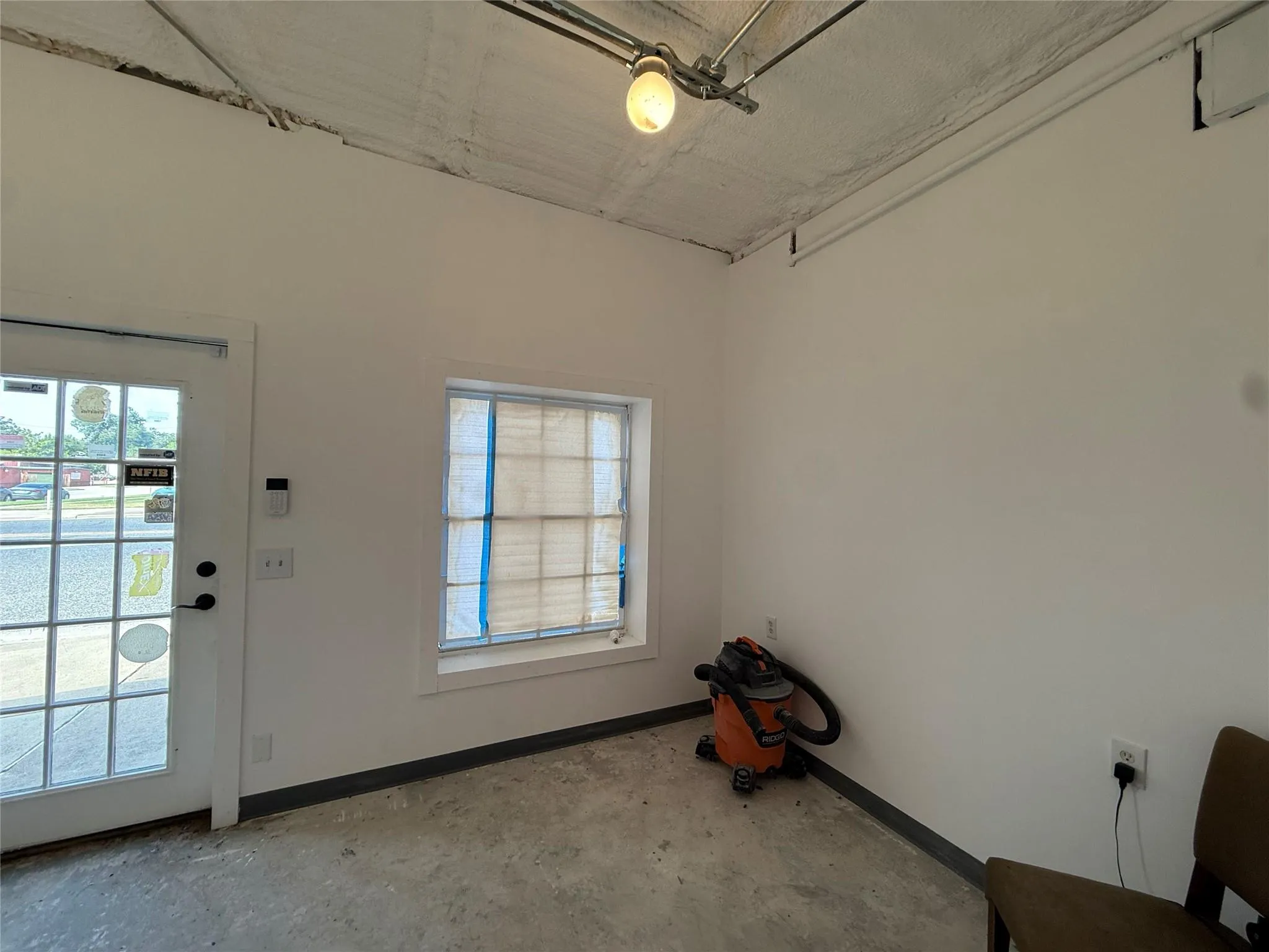 Photo 5 of 117 S MAIN ST