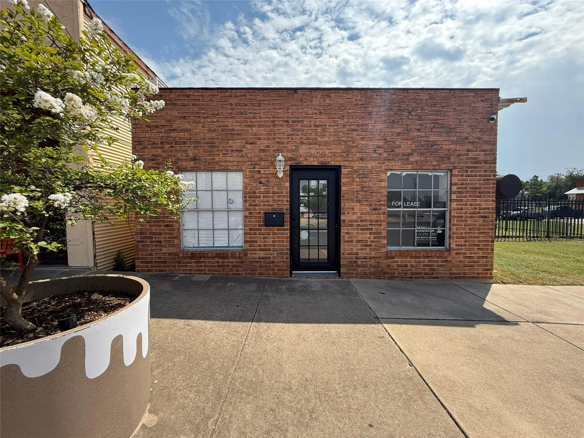 Photo of 117 S MAIN ST, Elgin, TX, 78621