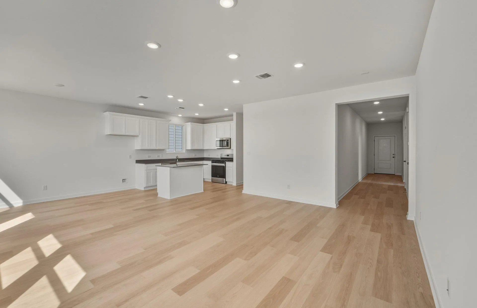 Photo 5 of 816 CARDENAS ST
