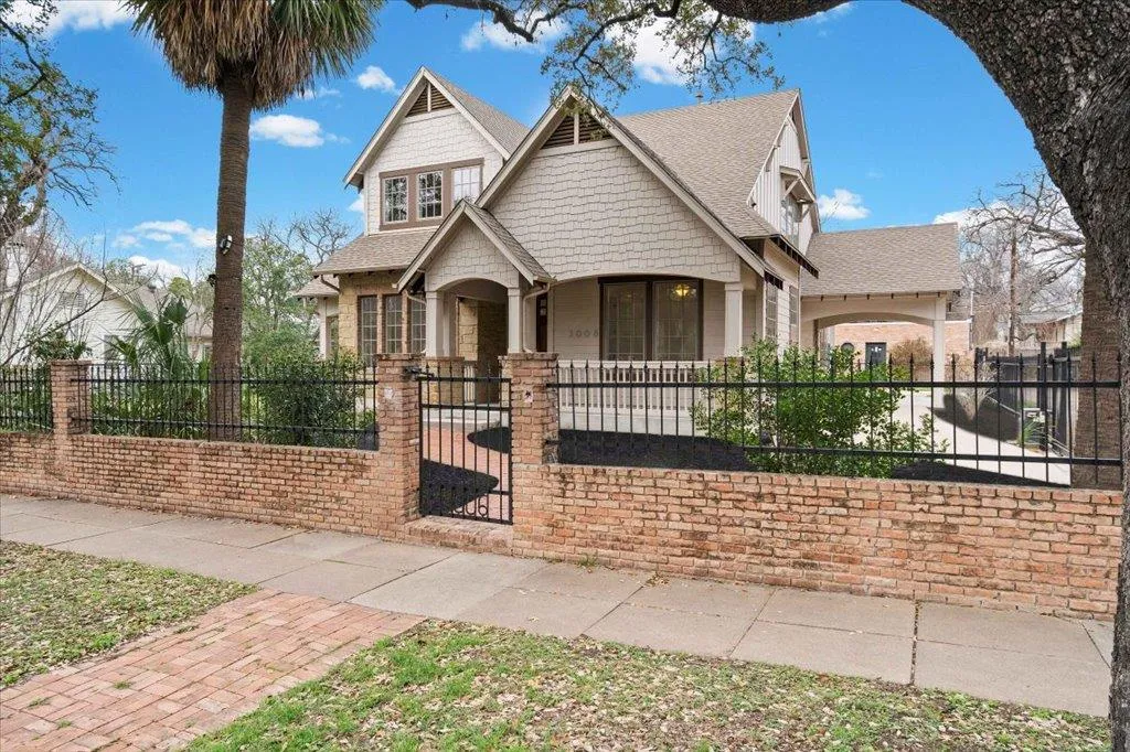 Photo of 3006 WASHINGTON SQ, Austin, 78705