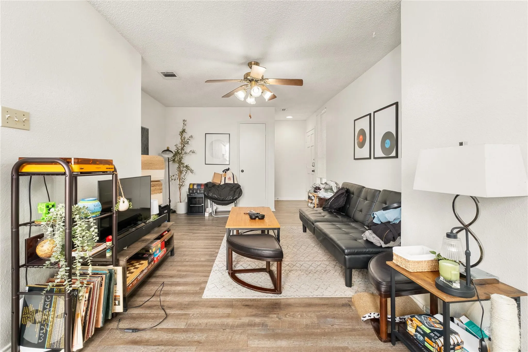 Photo 4 of 2409 LEON ST #307