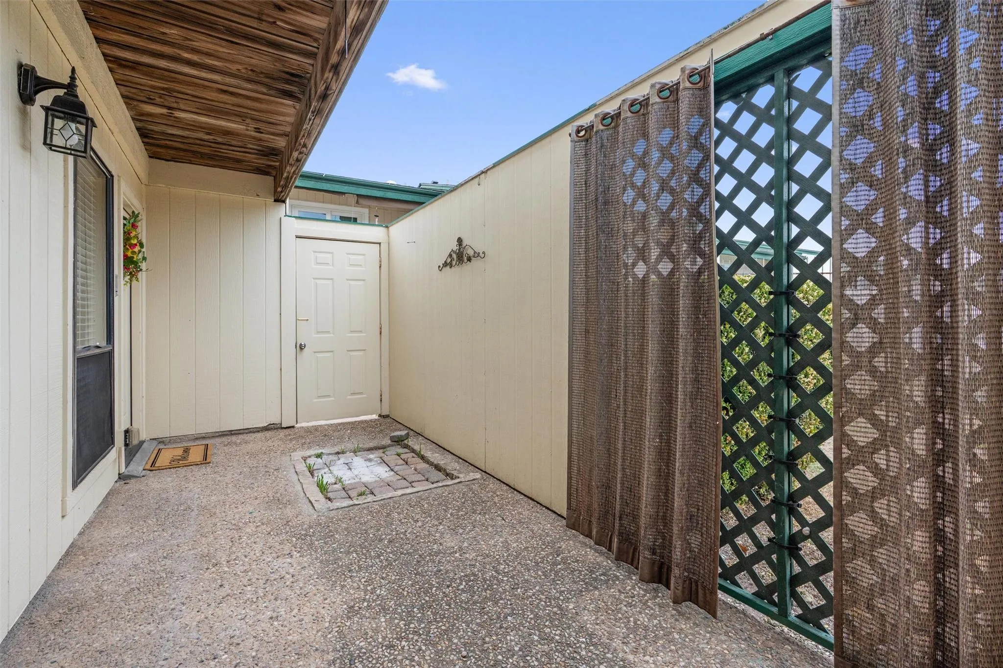 Photo 3 of 6718 SILVERMINE DR #704