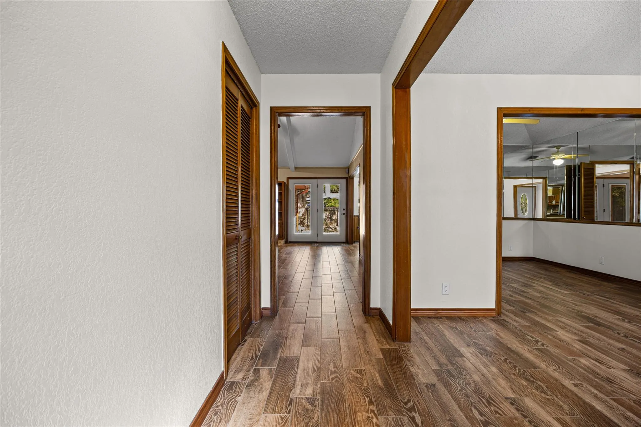 Photo 4 of 11006 BRODIE LN