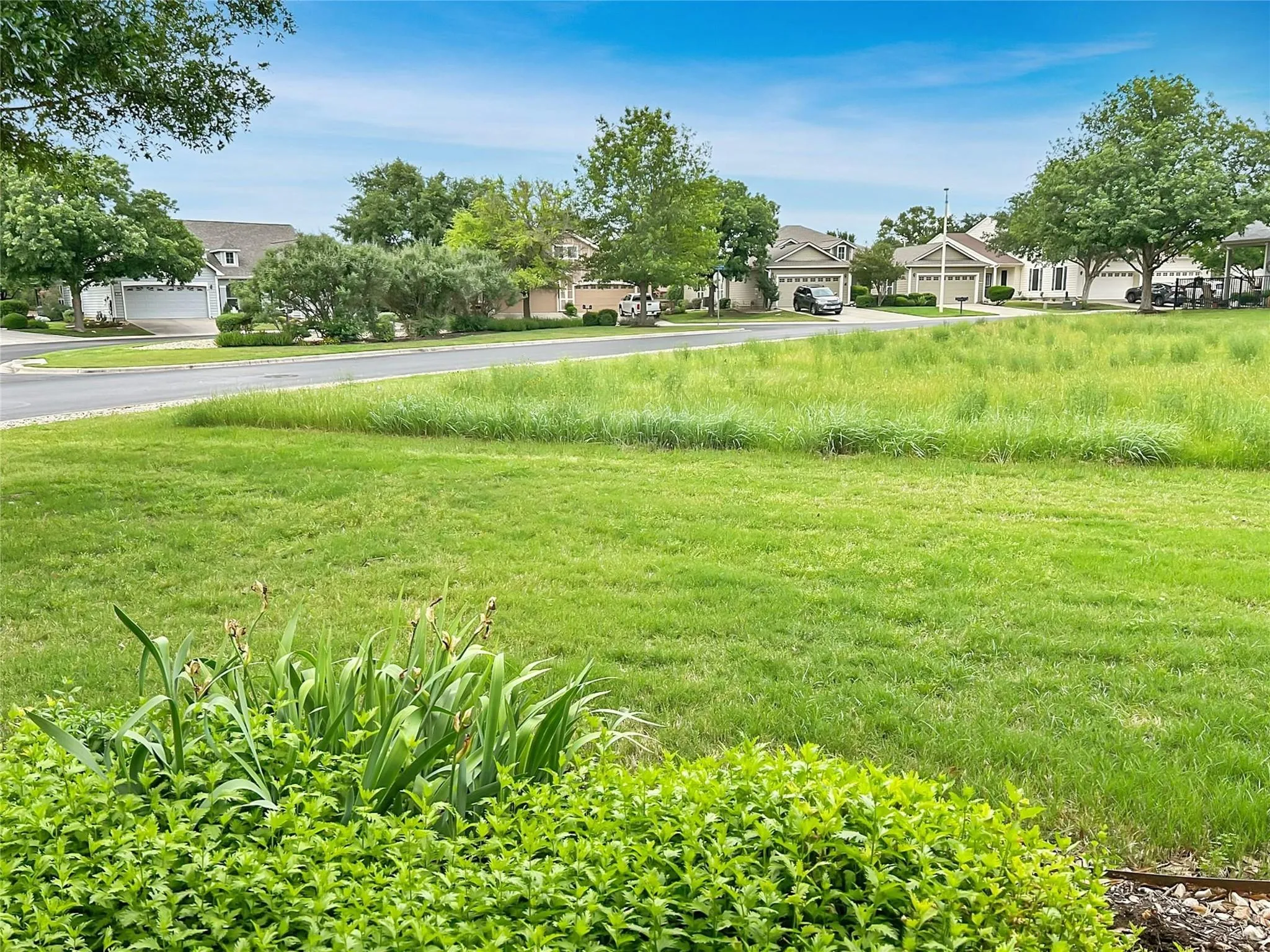 Photo 4 of 333 PORTSMOUTH DR