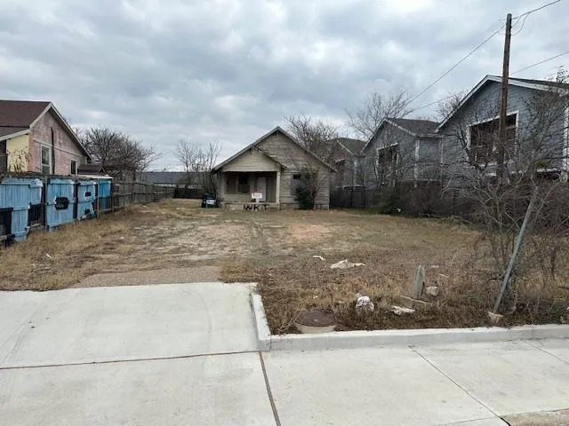 Photo 3 of 1167 SPRINGDALE RD