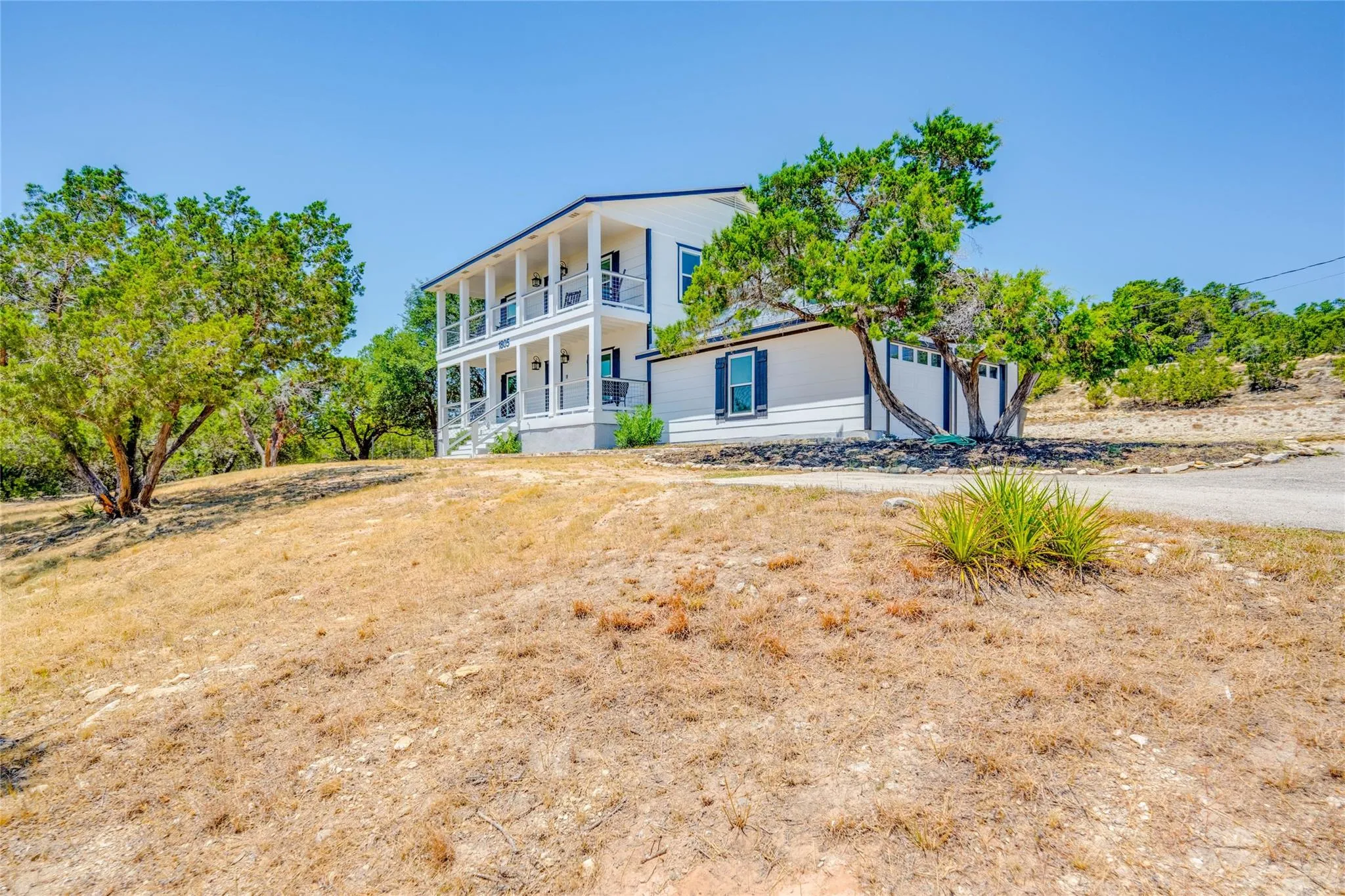 Photo 2 of 1805 SPRING VALLEY DR